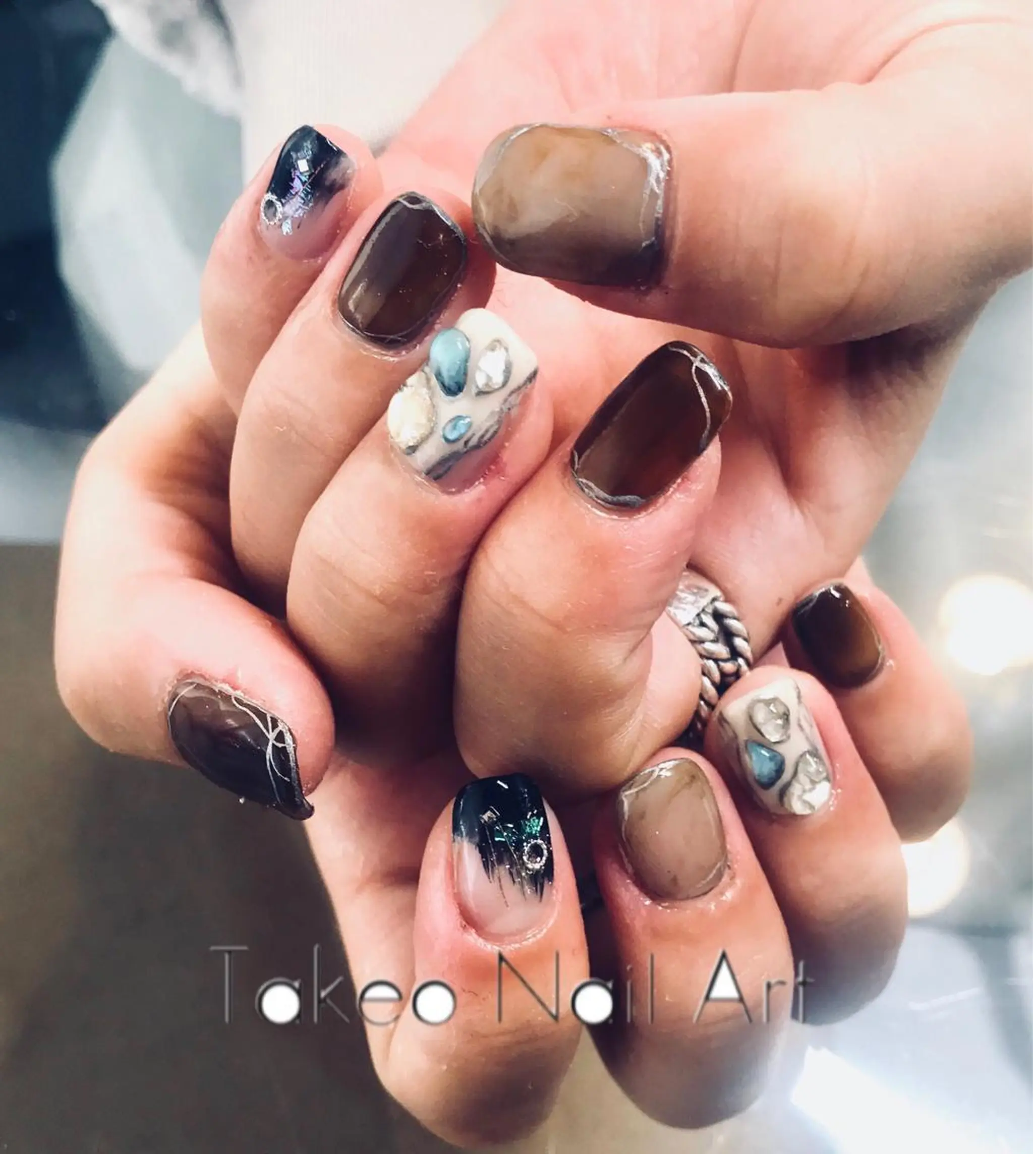 ショート ネイル ブラウン クリアネイル シルバー nail&eye Aoのマツエク・マツパデザイン