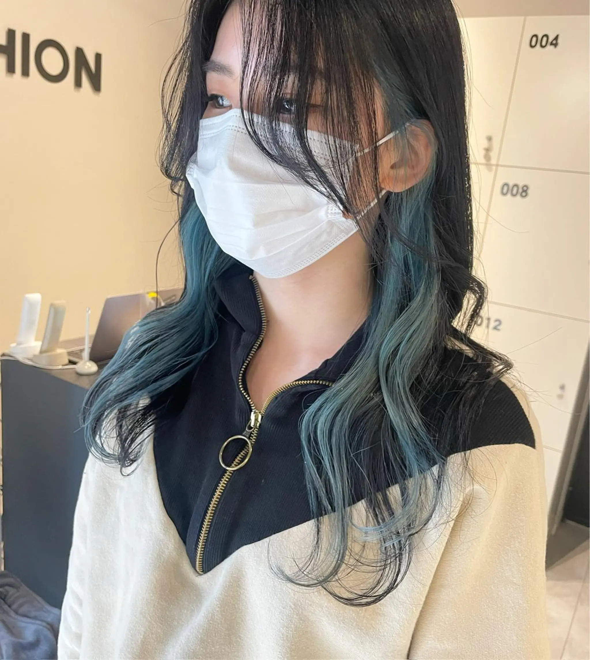 ミディアム カラー イヤリングカラー ヘアカラー トリートメント ブリーチ👩‍🦳/ ‪✂︎MANAMIのヘアスタイル