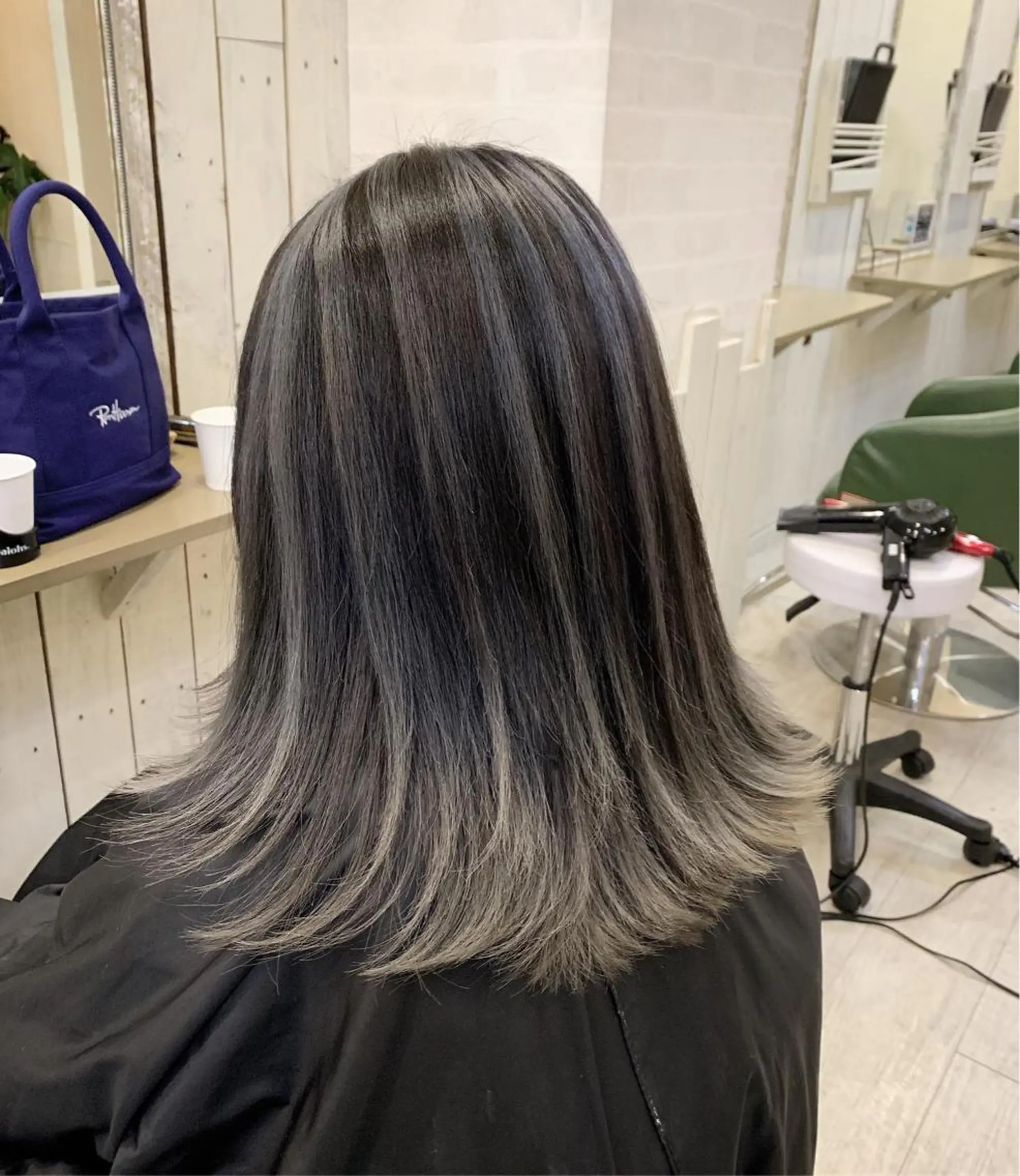 ミディアム カット ヘアカラー 高山 滉太のヘアスタイル