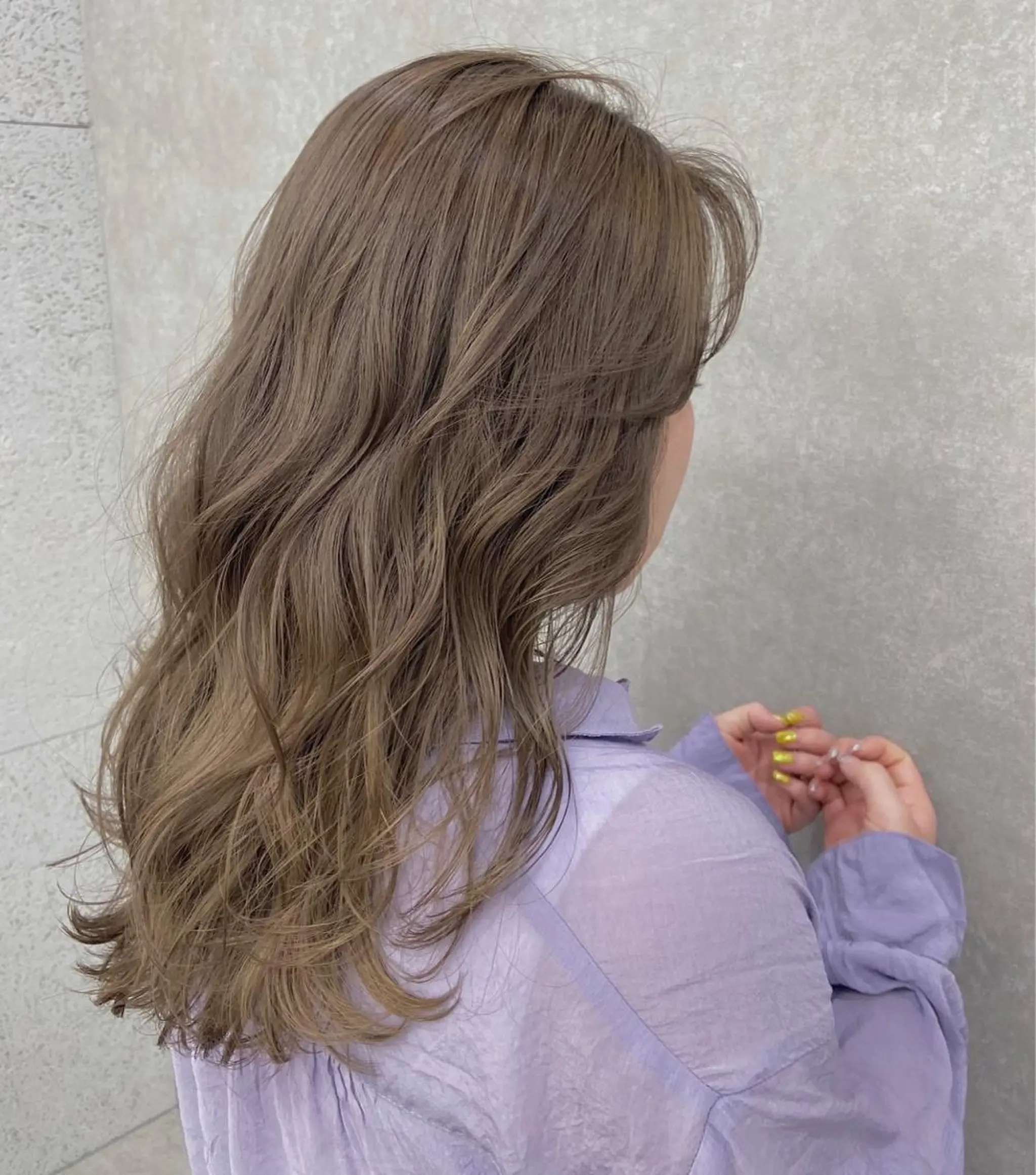 ロング カラー ベージュカラー ミルクティーベージュ 高松 沙耶のヘアスタイル