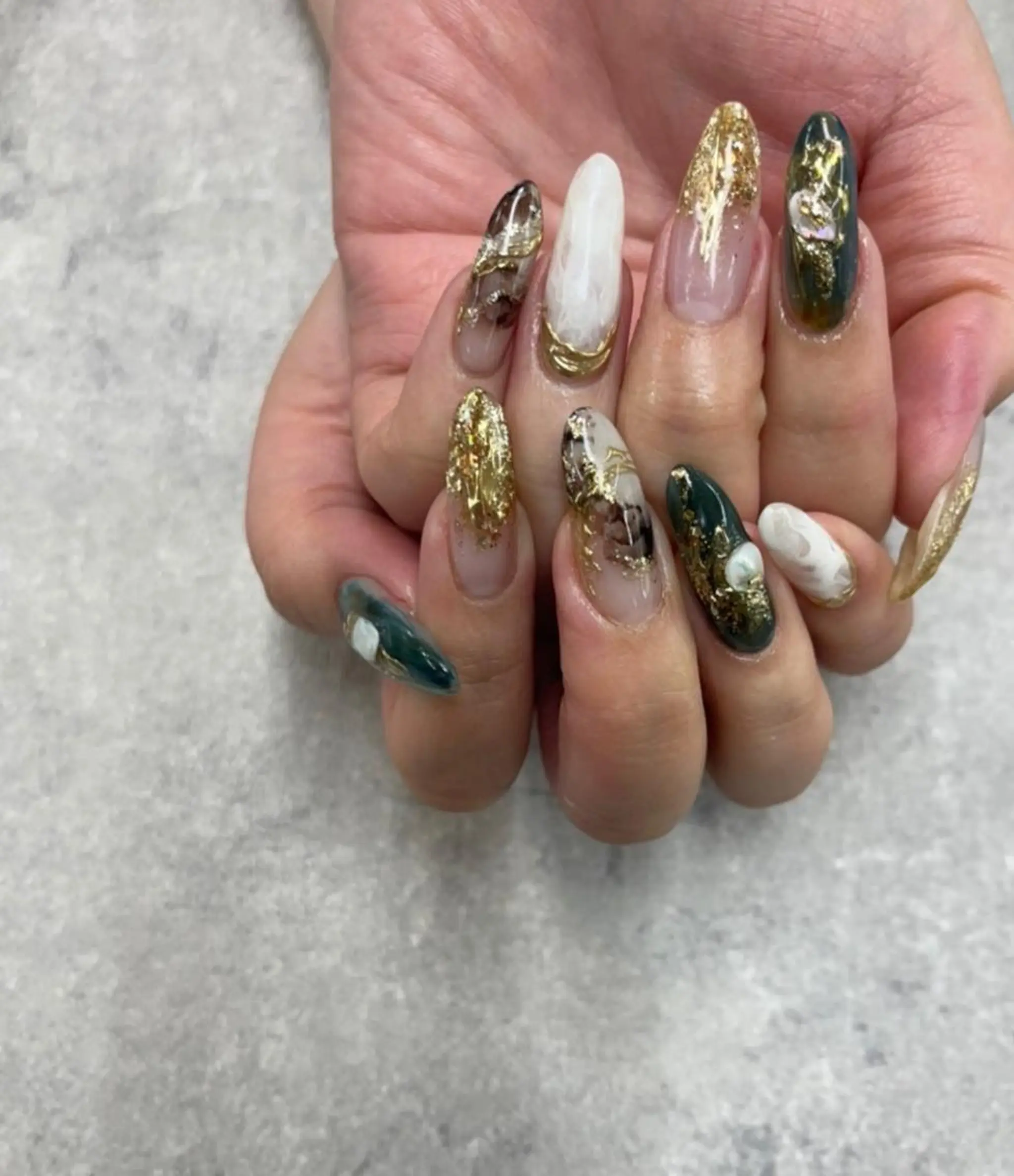 ネイル アートネイル ジェルネイル グリーン 大理石ネイル(マーブル) ニュアンスネイル ハンドネイル ハンドケア FASTNAIL PLUS 新宿店のネイルデザイン