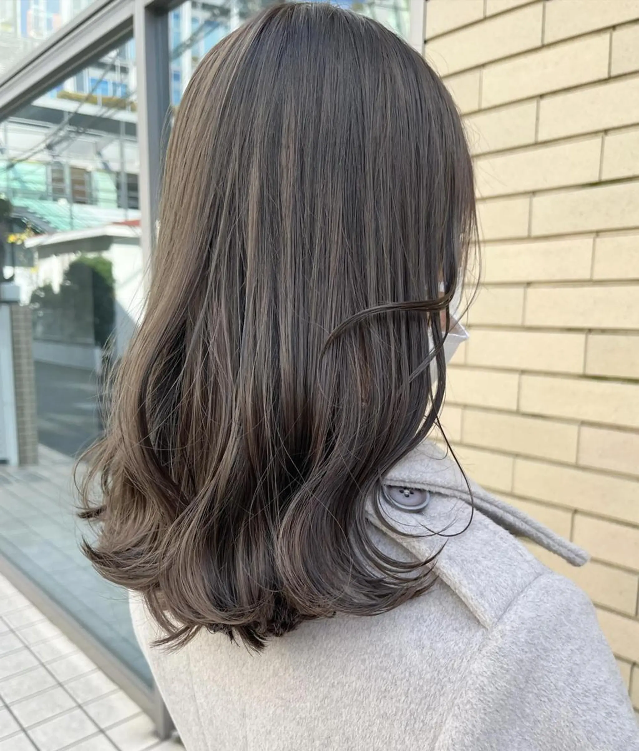 ミディアム カラー ヘアアレンジ ベージュカラー グレージュ ハイライトカラー ミルクティーベージュ くびれヘア 韓国/髪質改善💘 櫻井かれんのヘアスタイル