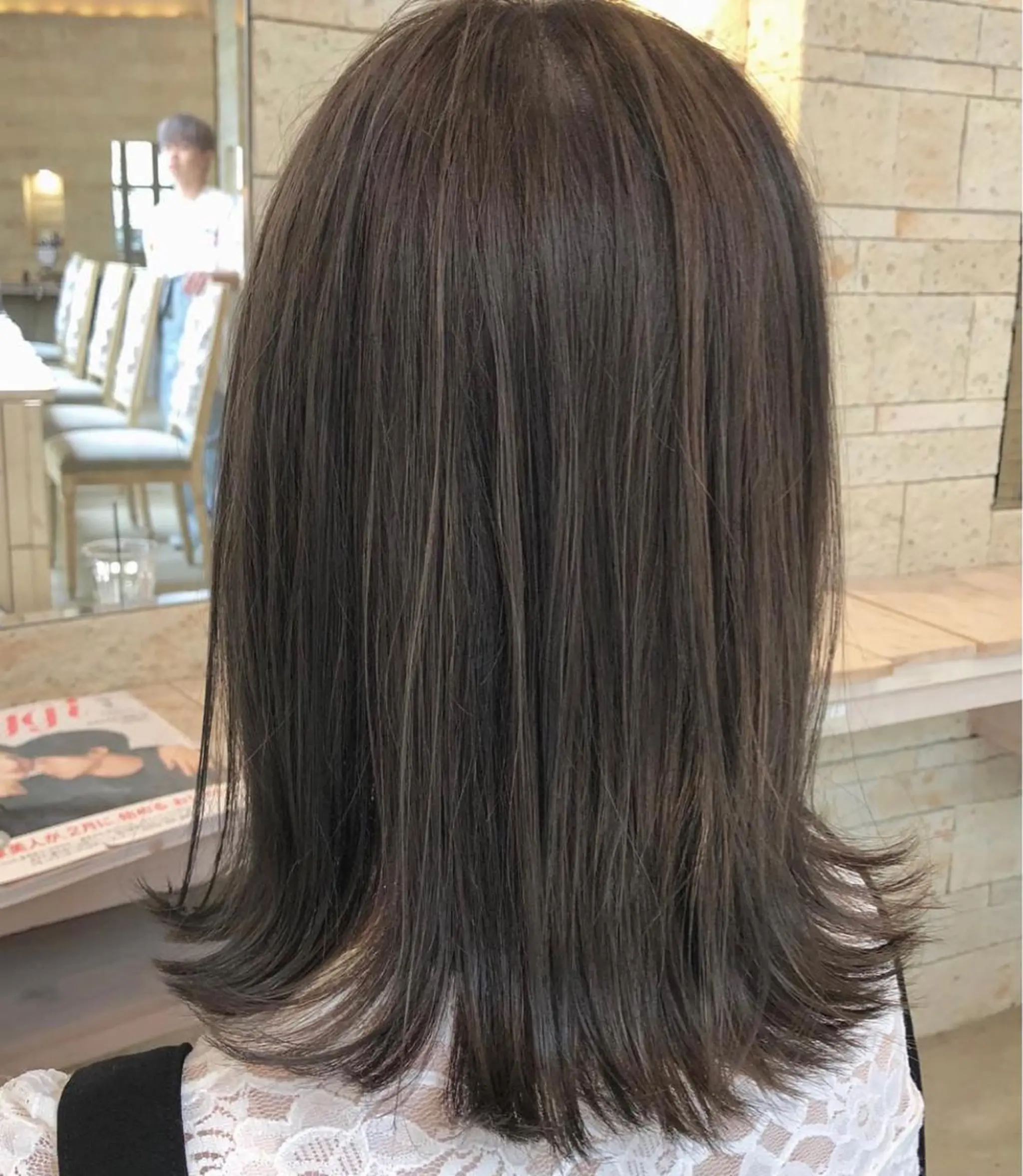 ミディアム 切りっぱなしボブ ボブ ハイライト 小塚 和眞のヘアスタイル