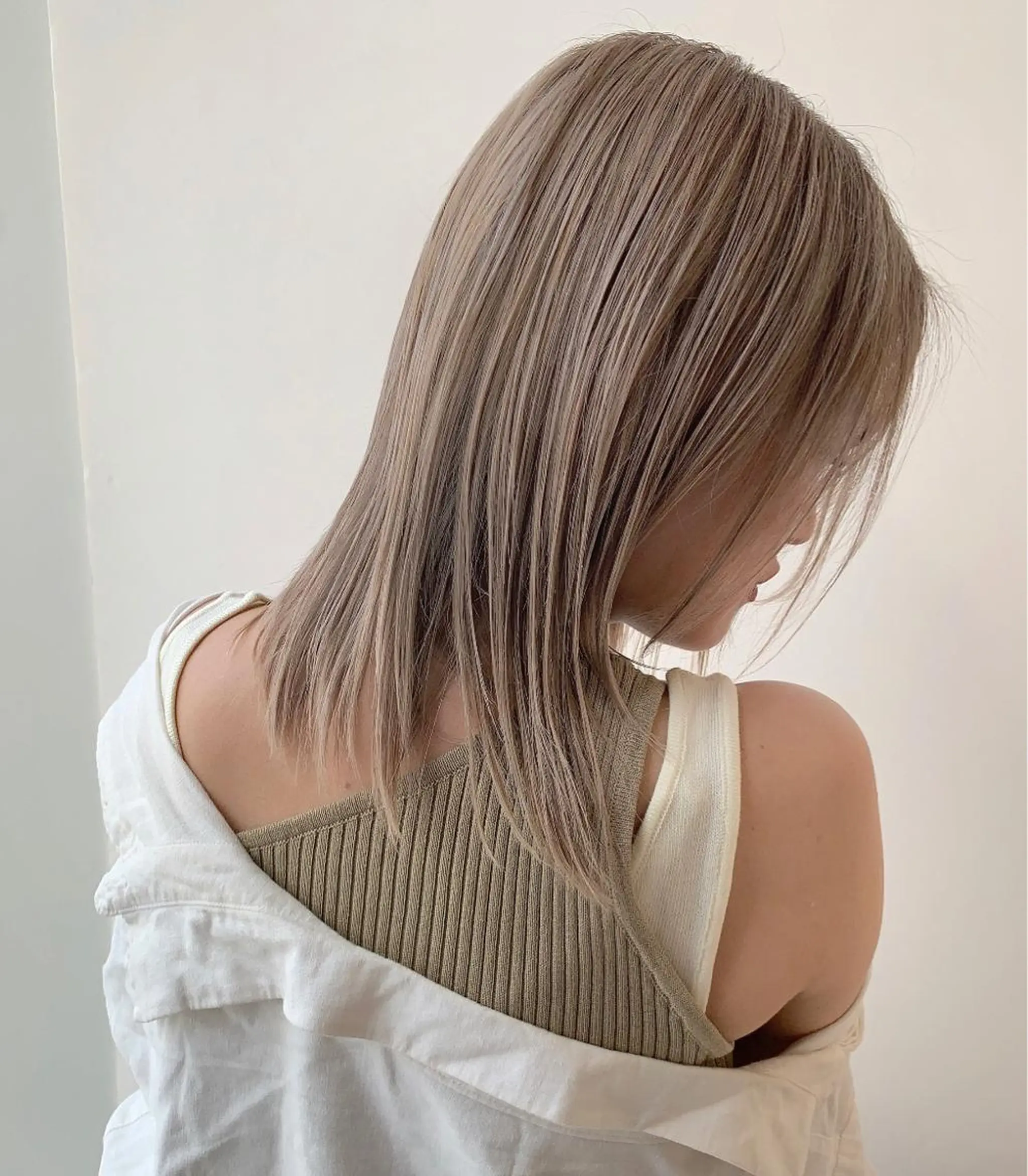 カラー ベージュカラー 村中 仁人のヘアスタイル