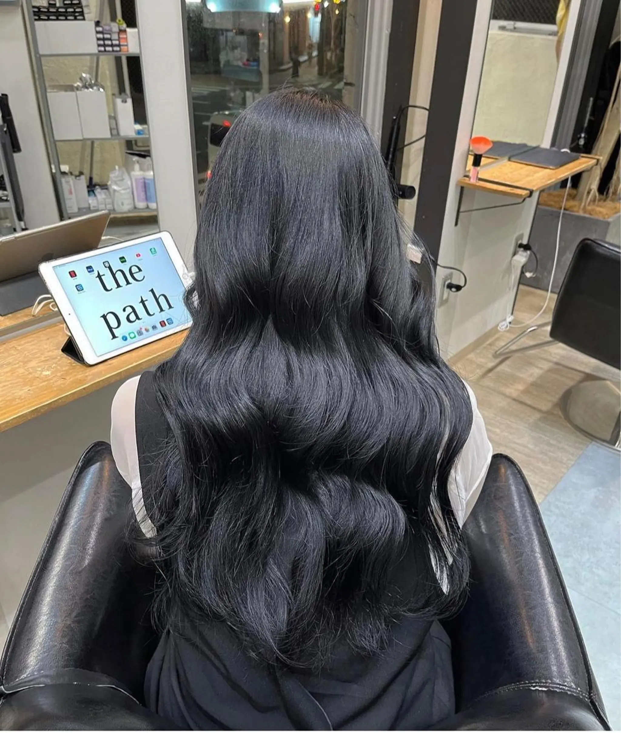 ロング カラー 黒髪 ブルーカラー ブルーブラック トリートメント カット the path ナツミのヘアスタイル