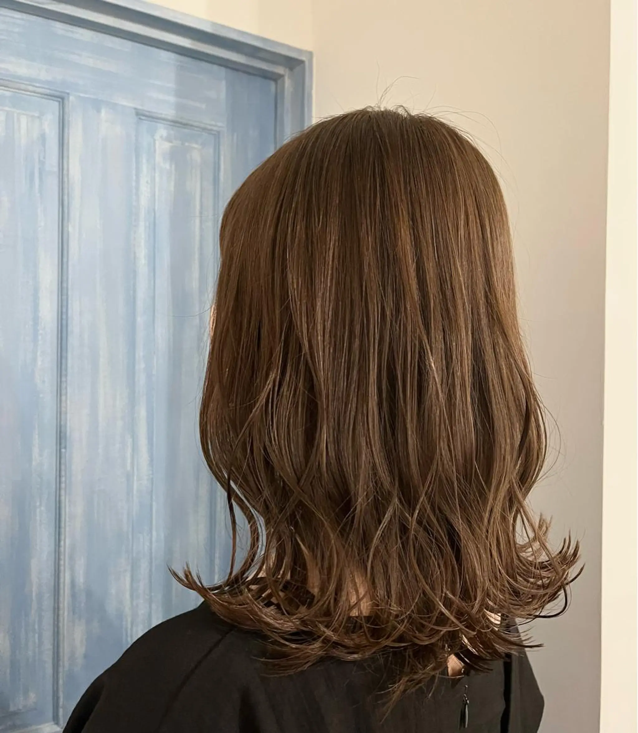 ミディアム カラー ブリーチ ハイライトカラー ブリーチなしカラー ハイライト よこもり あいのヘアスタイル