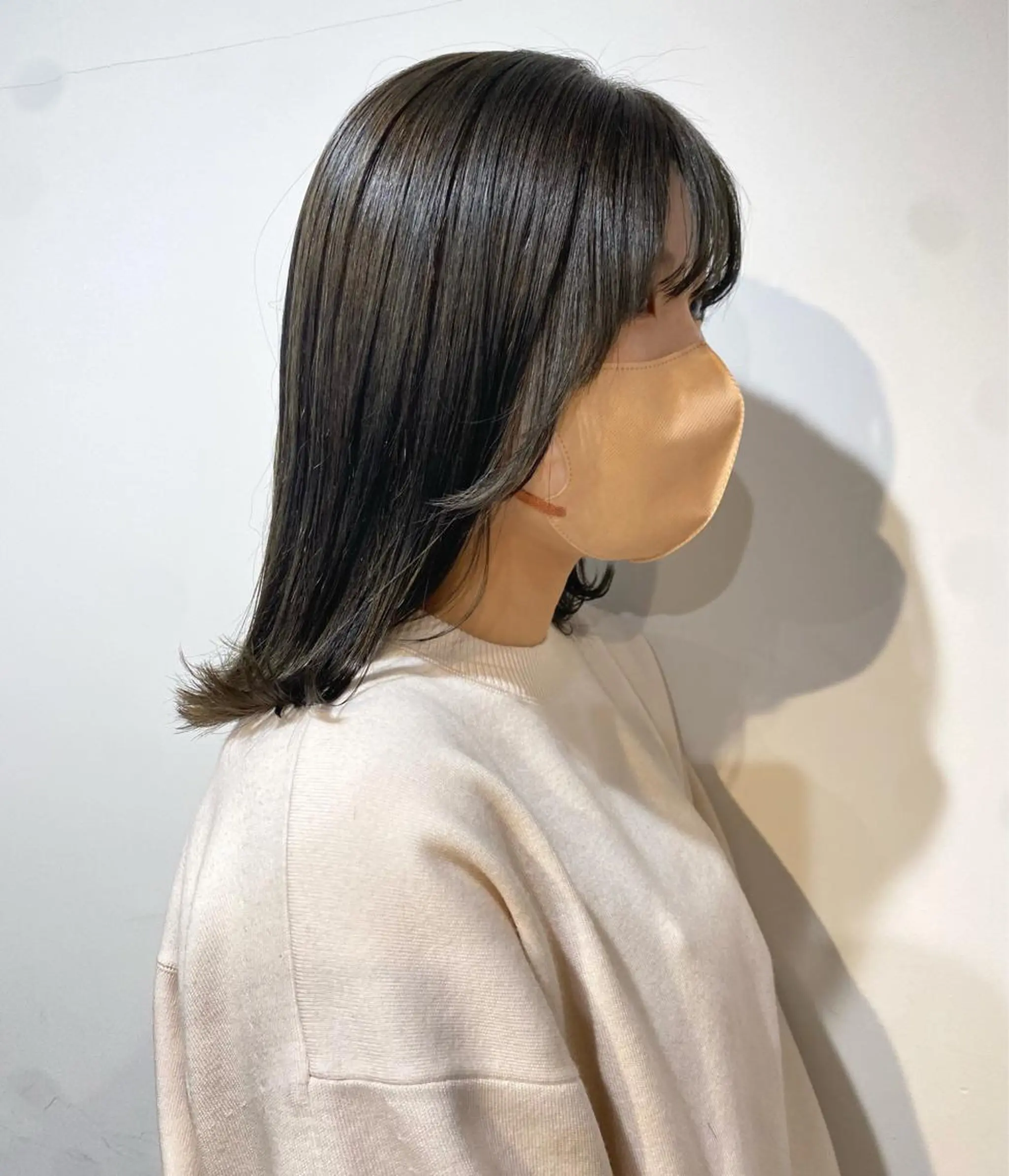 ミディアム カラー オリーブカラー 渡邉 涼香のヘアスタイル