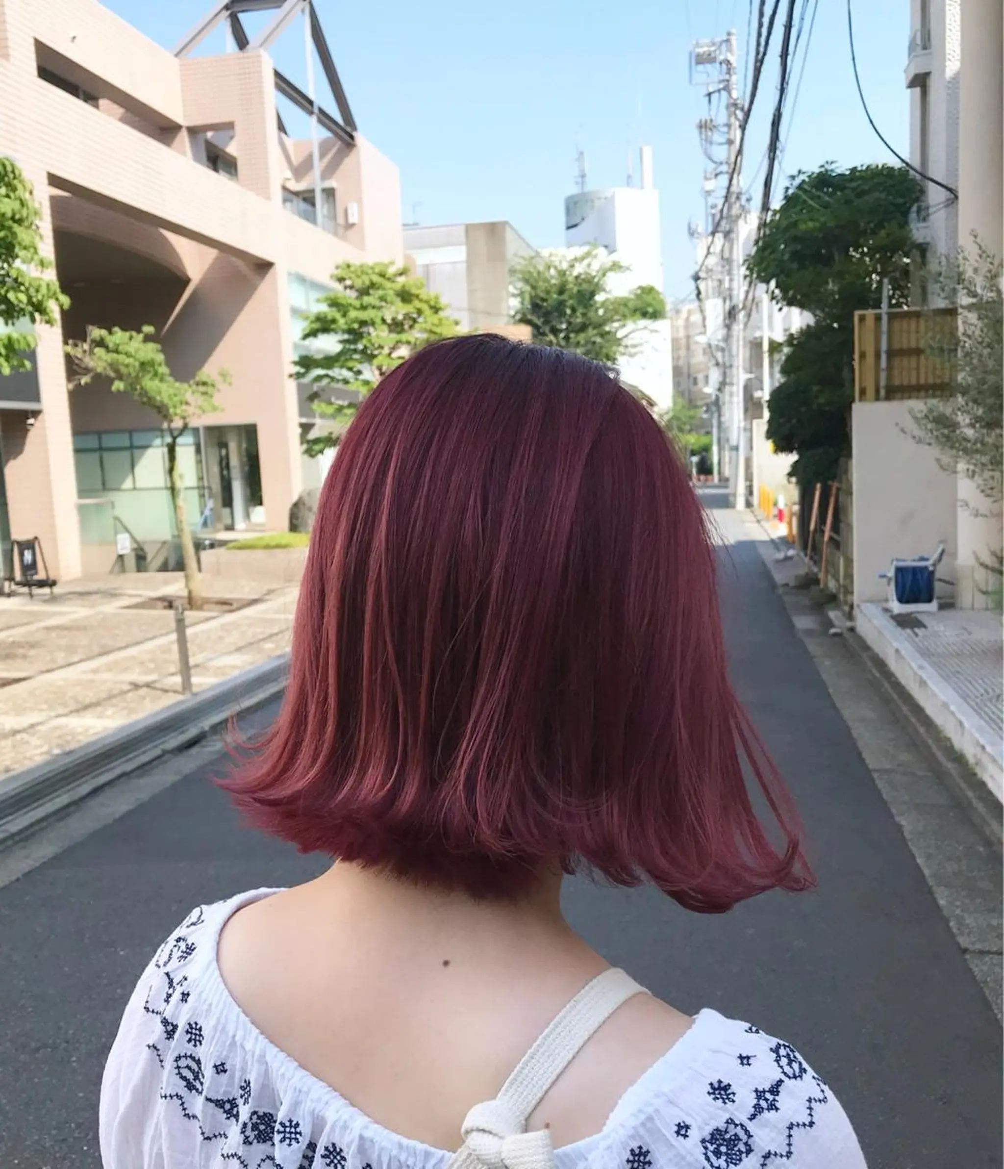 ミディアム カラー ヘアアレンジ レッドカラー a-o横浜所属・色落ちまでキレイに！ ！女性サロンremiのヘアスタイル