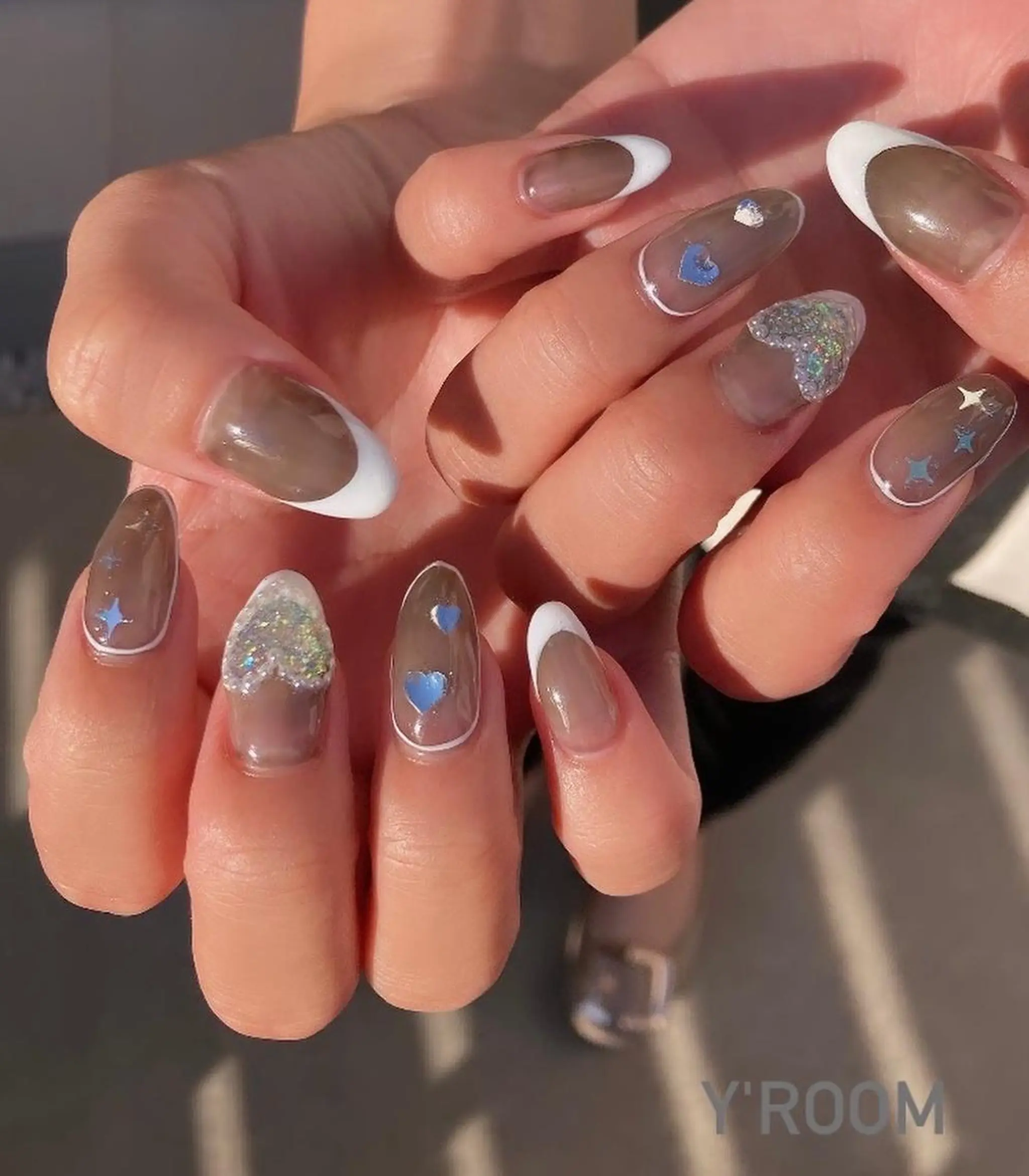 ネイル オーロラネイル フラッシュネイル フットネイル ジェルネイル 氷ネイル・うるうるネイル YUKA （ネイリスト）のネイルデザイン