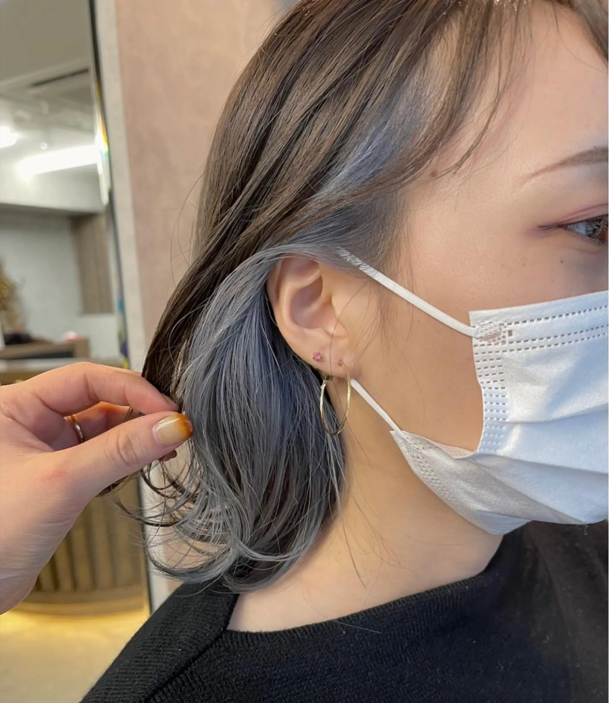 ショート カラー ブリーチ ブルーカラー インナーカラー miyu🎀まつ毛 透明感カラーのヘアスタイル