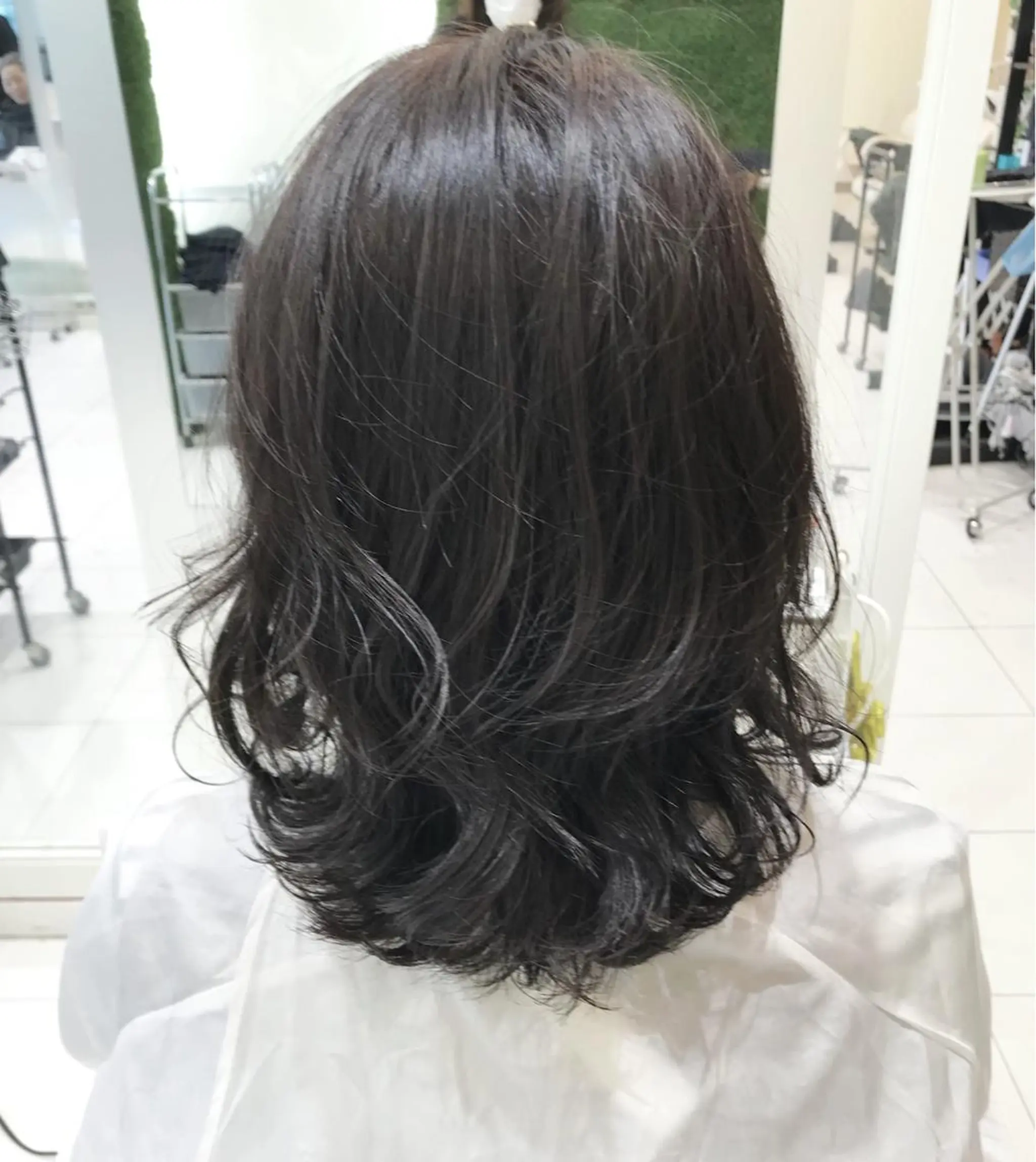 ミディアム カラー 黒髪 カット ヘアカラー 岡田詩織 MODE Ks松原店のヘアスタイル