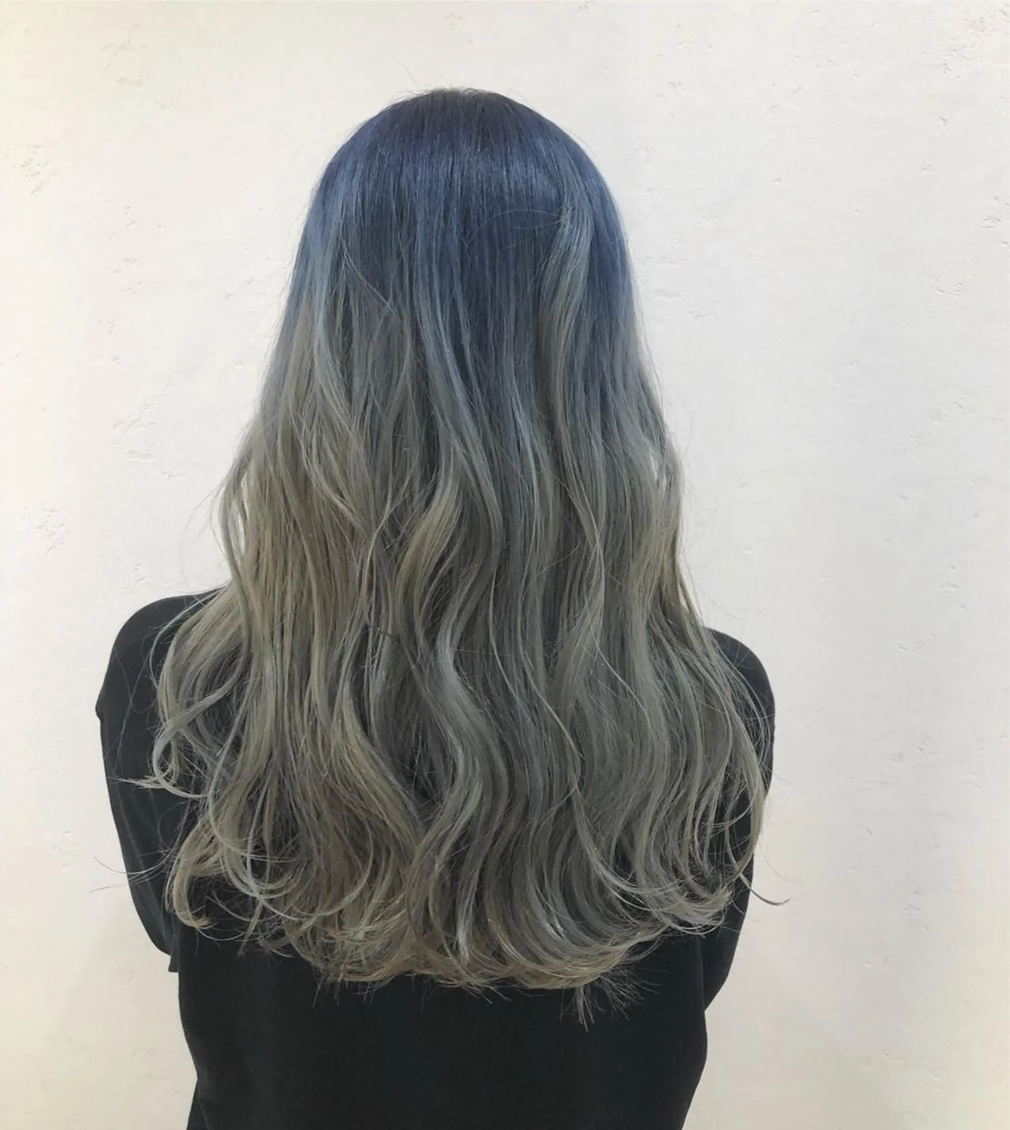 ロング カラー ブルーカラー グラデーションカラー ヘアカラー 透け感カラー🫧 加納トモヒロのヘアスタイル