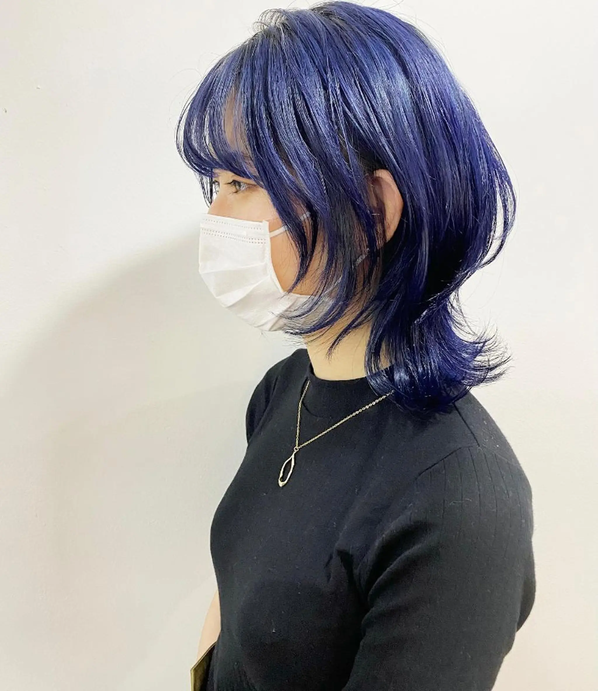 ミディアム カラー ブルーカラー ネイビーカラー ウルフカット カット ヘアカラー フラム所属・WATANABE MISAKIのヘアスタイル
