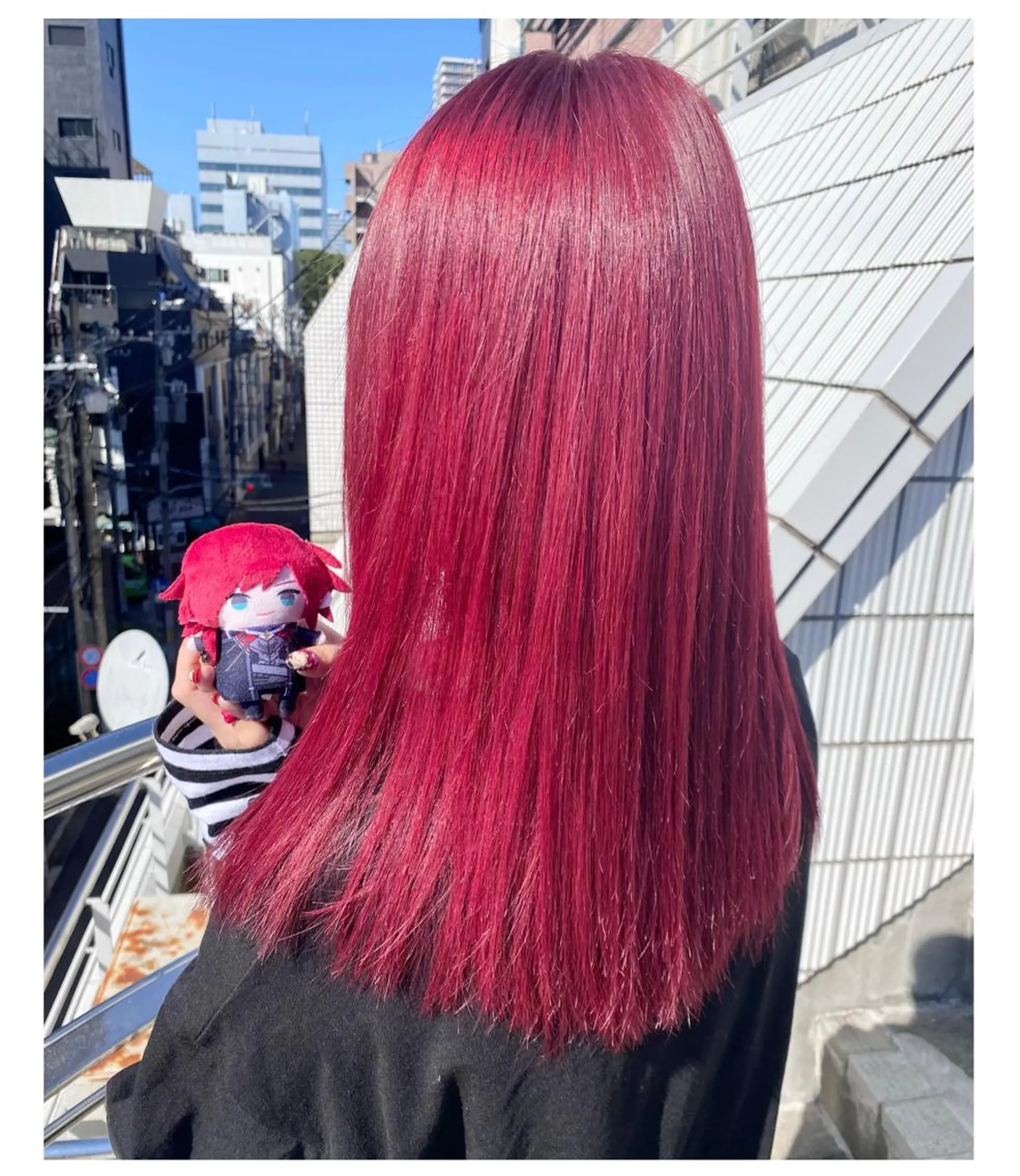 セミロング カラー ブリーチ レッドカラー GARU-ガル-所属・TSUNO🦖 派手髪/オタク美容師のヘアスタイル