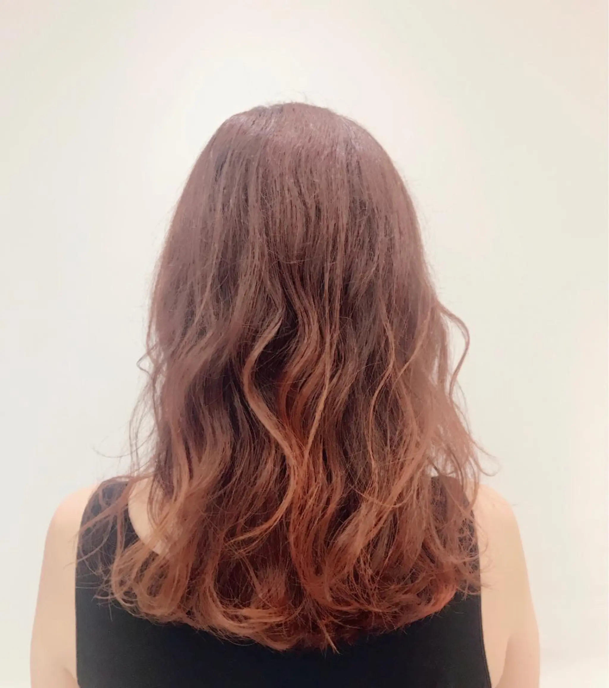 ロング カラー グラデーションカラー トレボー 聖蹟桜ヶ丘店所属・長谷部 成美のヘアスタイル