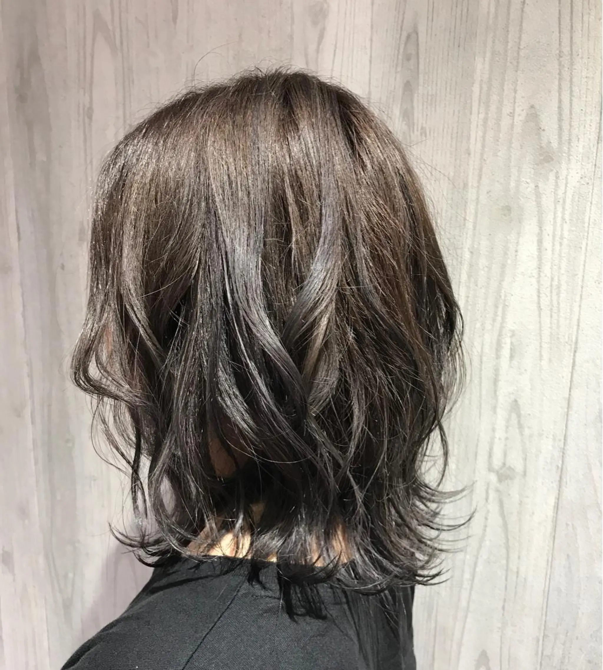 ミディアム カラー アッシュ バレイヤージュ レイヤーカット 外ハネヘア Renatus店長 金子裕美のヘアスタイル