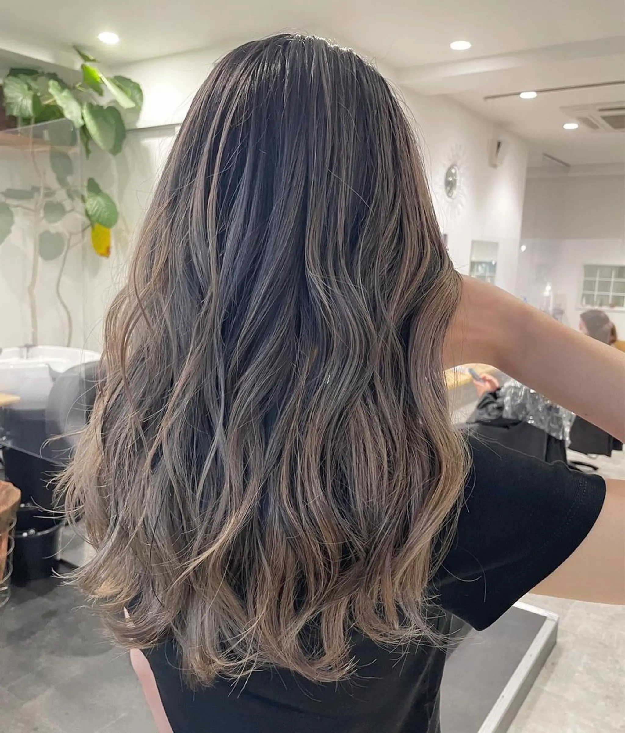 ロング カラー アディクシーカラー バレイヤージュ ブリーチ ケアブリーチ レイヤーカット 京都美容師 塩のヘアスタイル