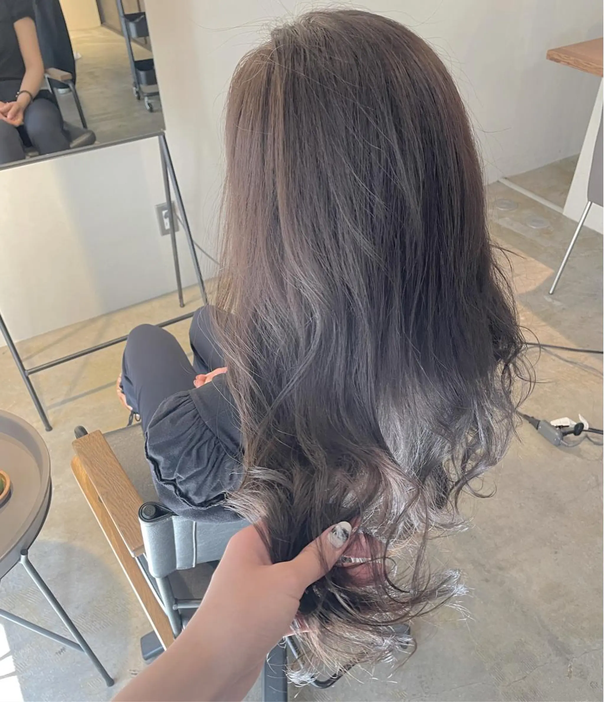ロング カラー ヘアカラー Ｒ HAIR SALON所属・RHAIRSALON 西山梓のヘアスタイル