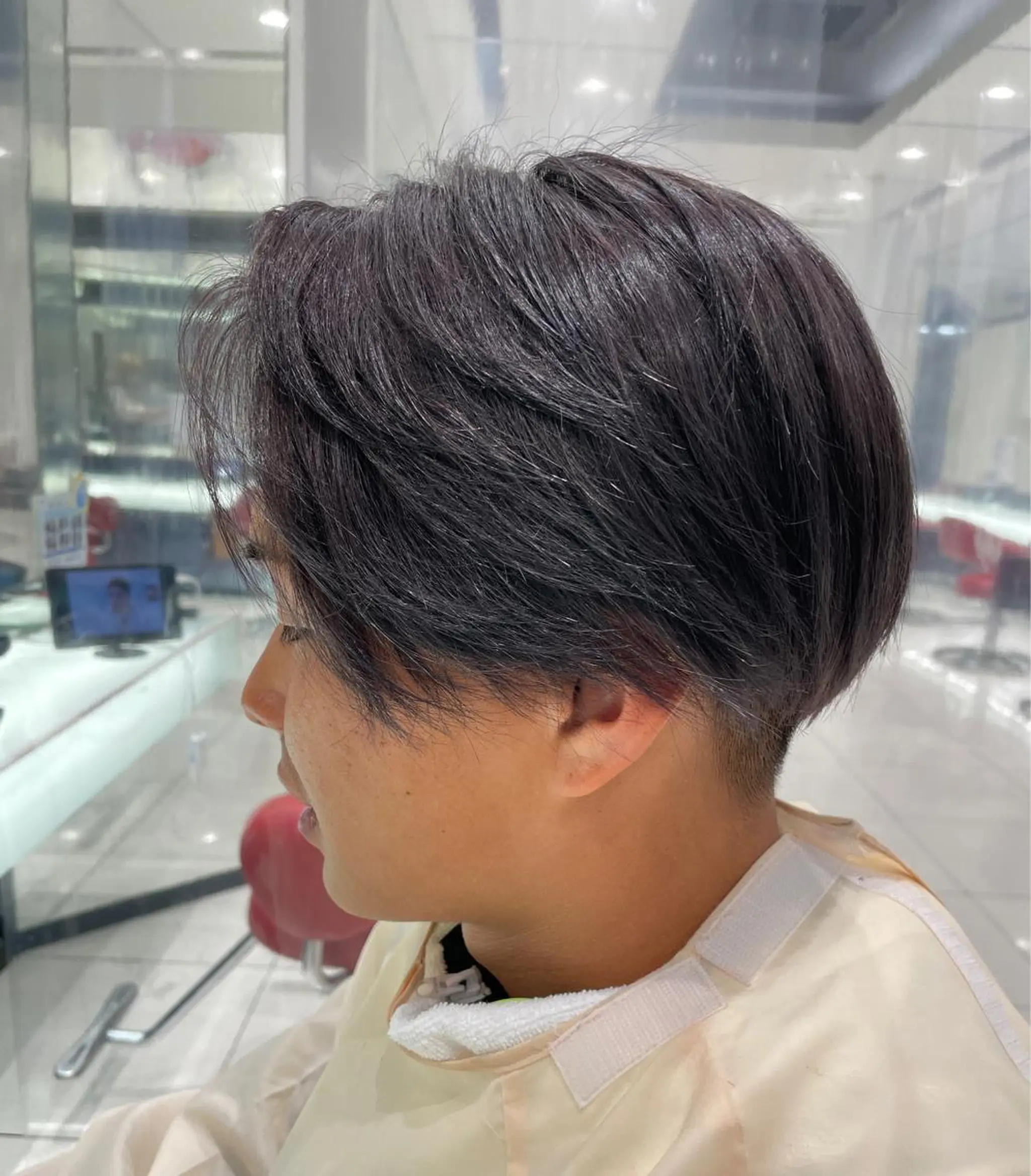 ショート カラー メンズ 黒髪 パープルカラー パープルブラック 海外レイヤー/ボブ/ メンズヘア/上原聖奈のヘアスタイル