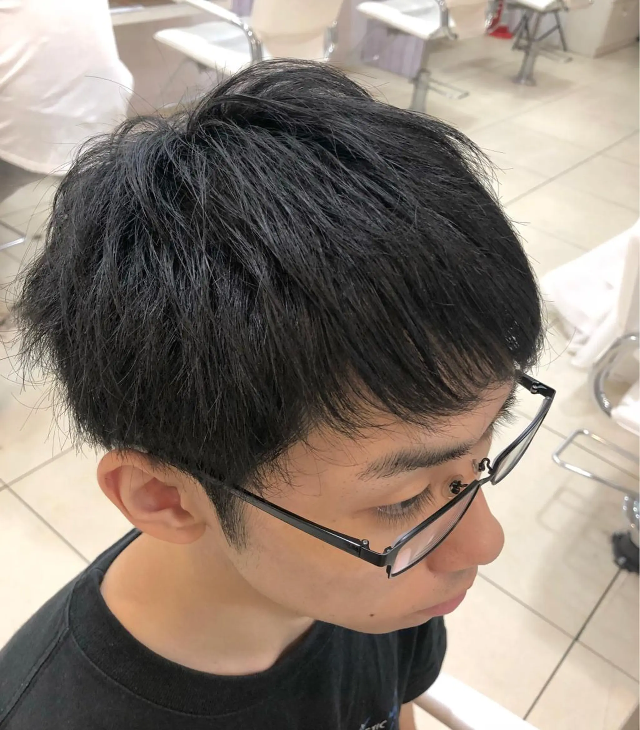 ショート メンズ ショートヘア カルマ・ニュアンス パーマ　須田龍世のヘアスタイル