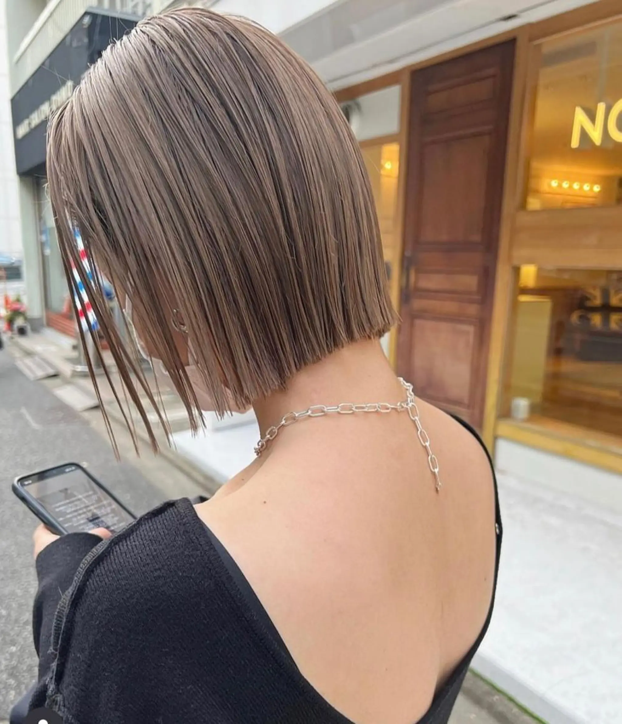 ショート SALOWIN所属・ボブ/ハイトーン YUIのヘアスタイル