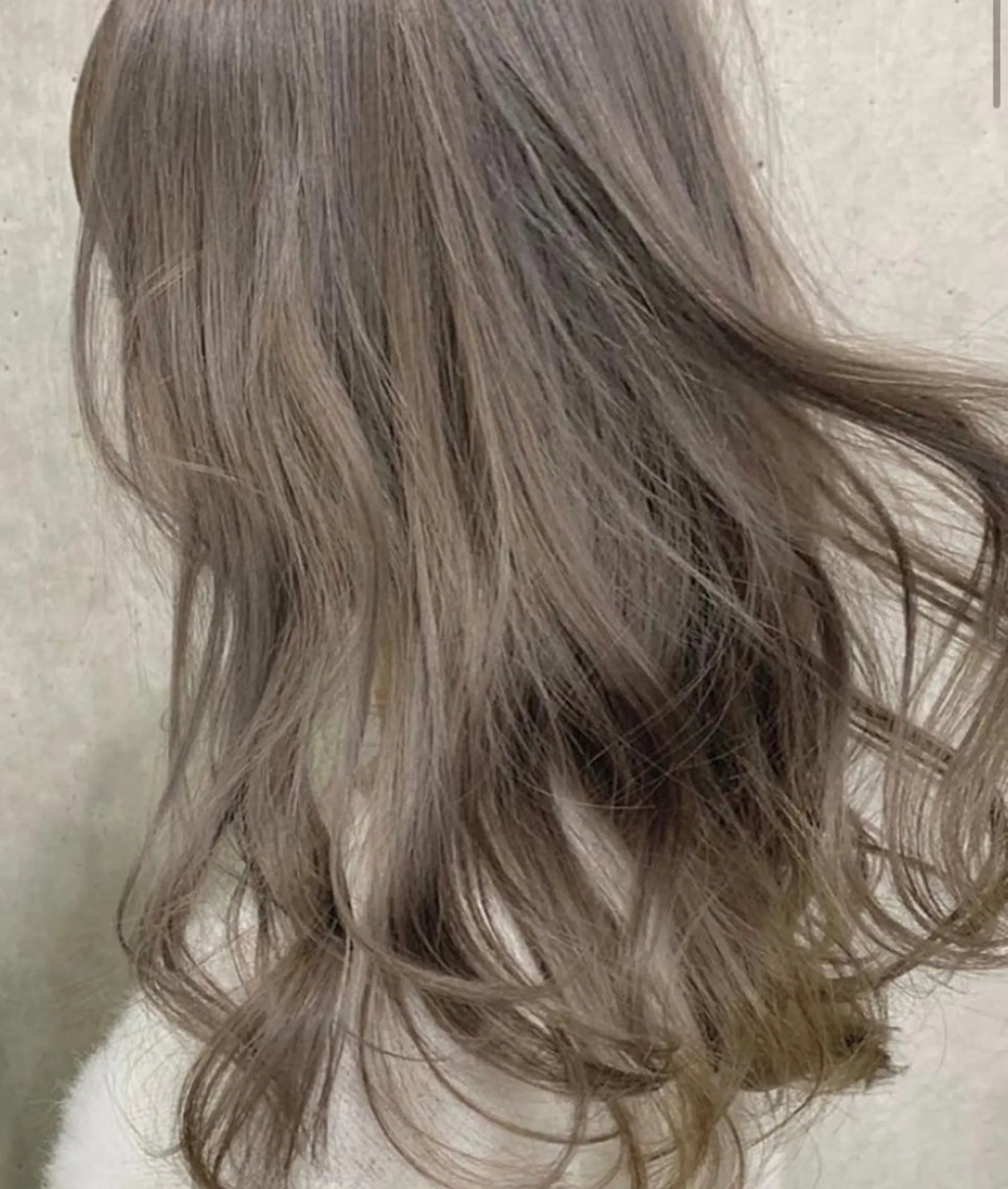 ロング パーマ Aube Hair McQueen所属・クリハラ シュウのヘアスタイル