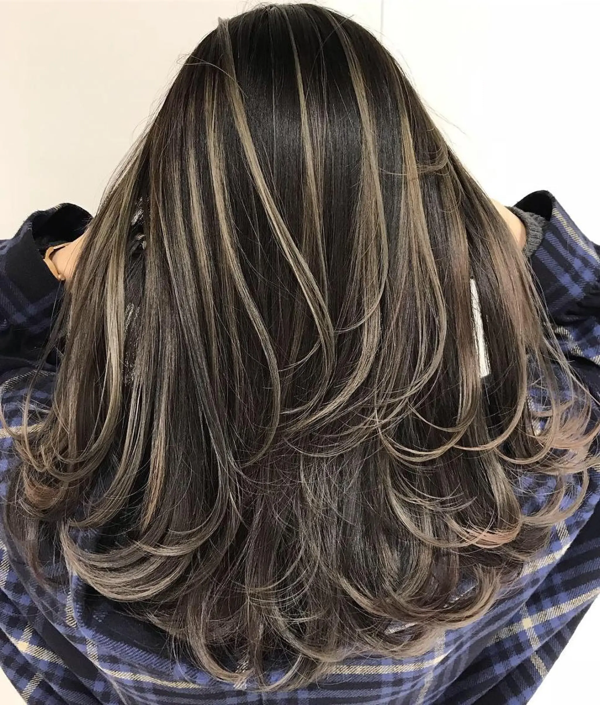 ロング カラー パーマ 透明感カラー ハイライトカラー ハイライト カット ヘアカラー トリートメント 公式 Ease by amble luxeのヘアスタイル