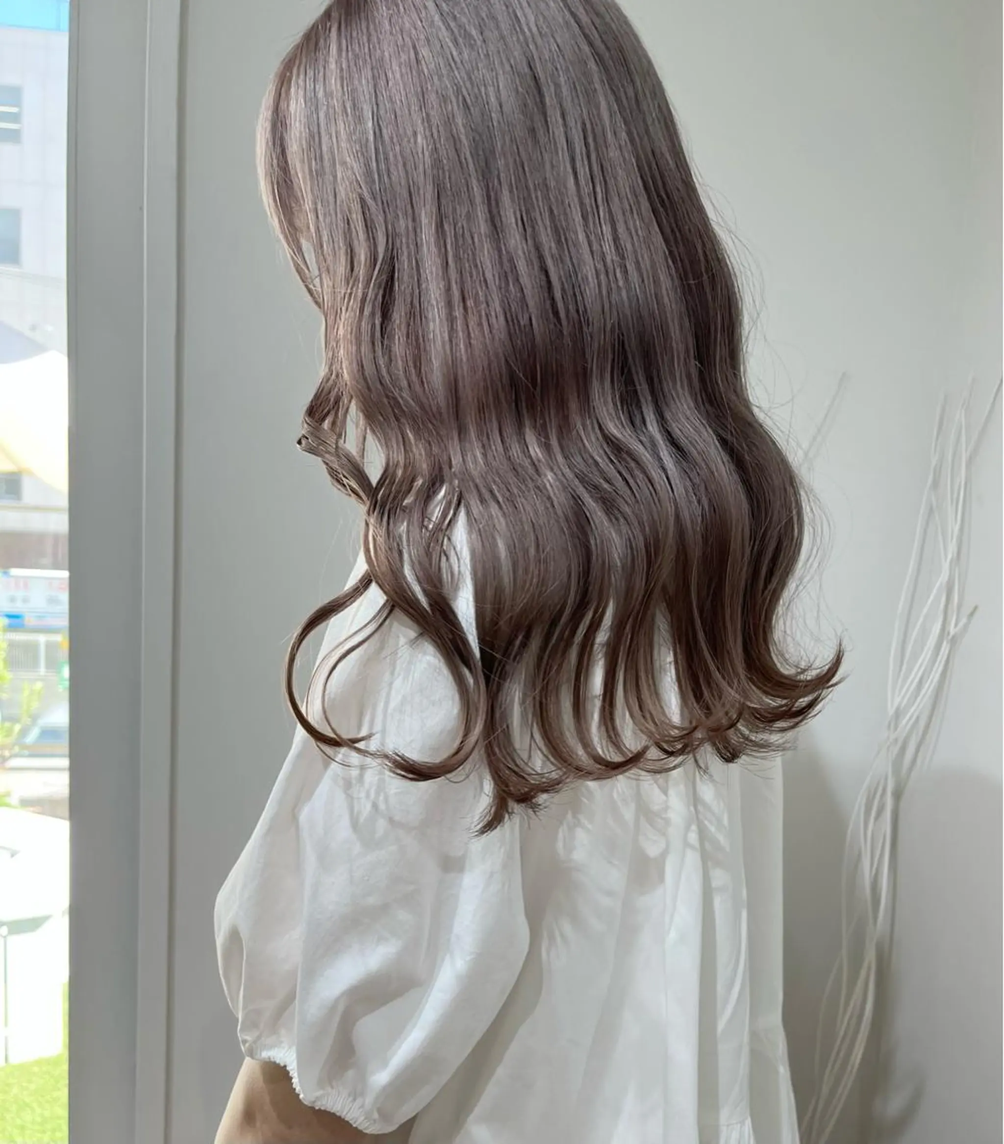 カラー ベージュカラー 透明感カラー グレージュ ハイトーンカラー ラベンダーカラー ヘアカラー トリートメント KAYLEE ayanoのヘアスタイル
