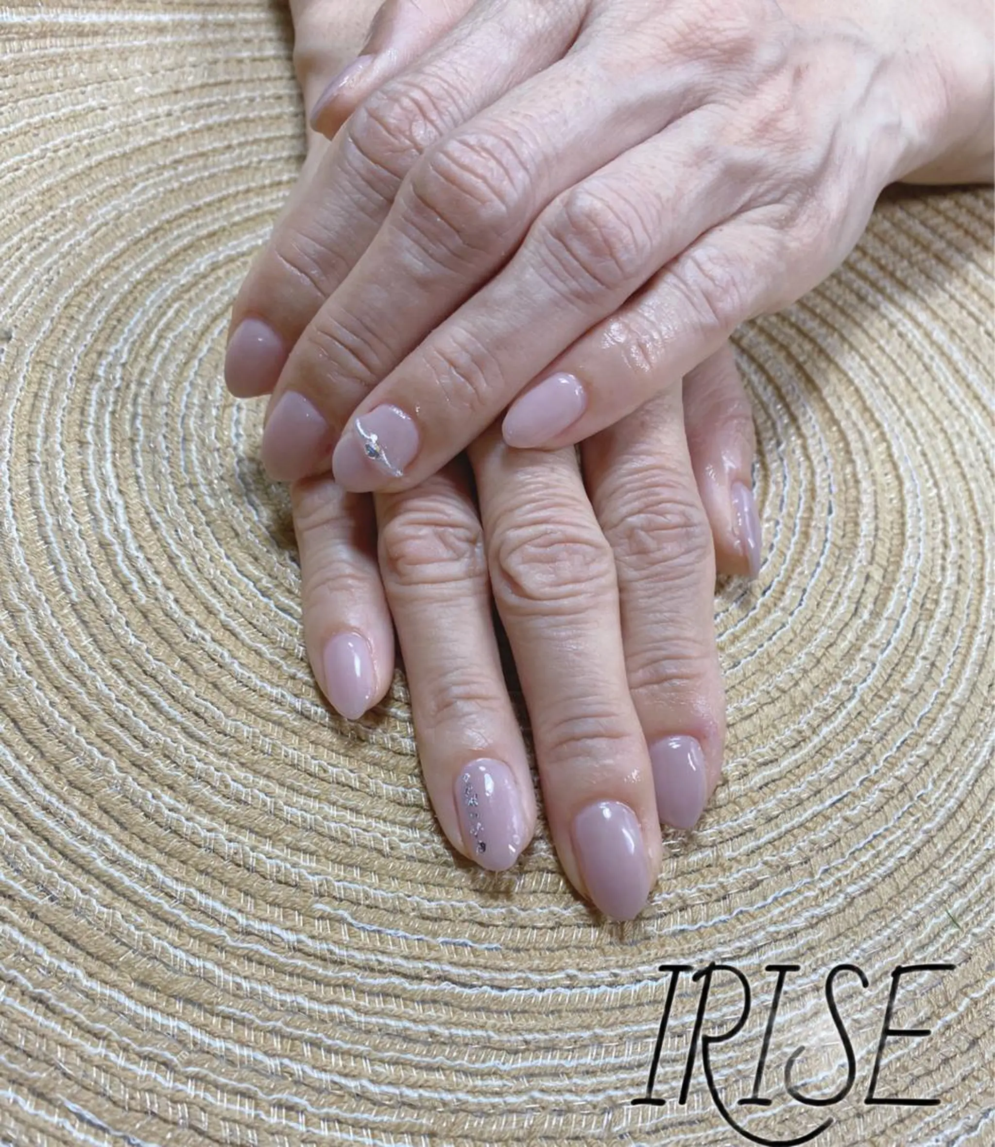 ネイル シルバー シンプルネイル salon de   irise所属・salon de iriseのマツエク・マツパデザイン