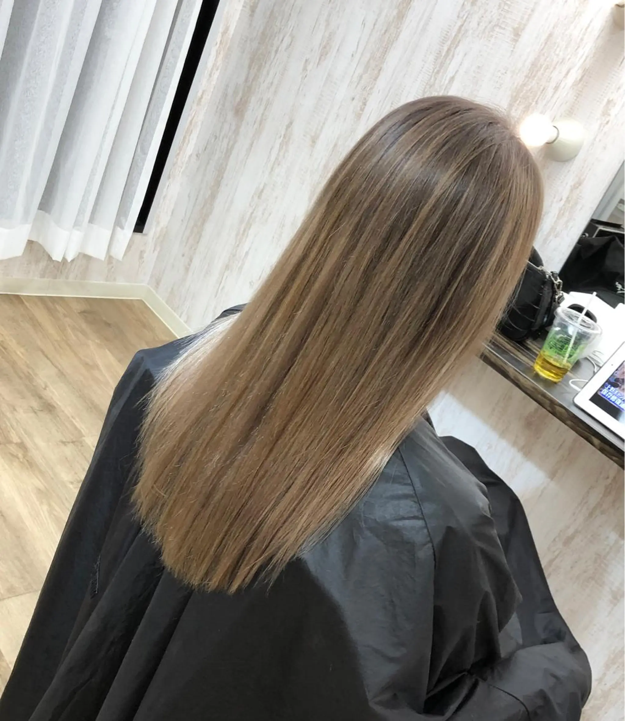 ロング カラー バレイヤージュ レイヤーカット プライベートサロン LyoN/RYOTAのヘアスタイル