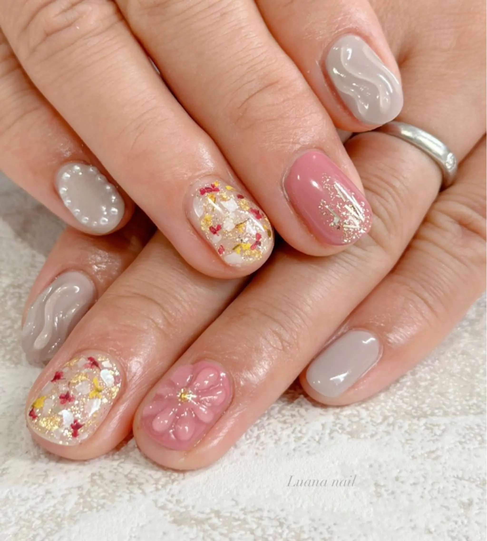 ショート ネイル 入学式 入学式 フラワーネイル ジェルネイル オフィスネイル Luana nail (ルアナネイル)のネイルデザイン