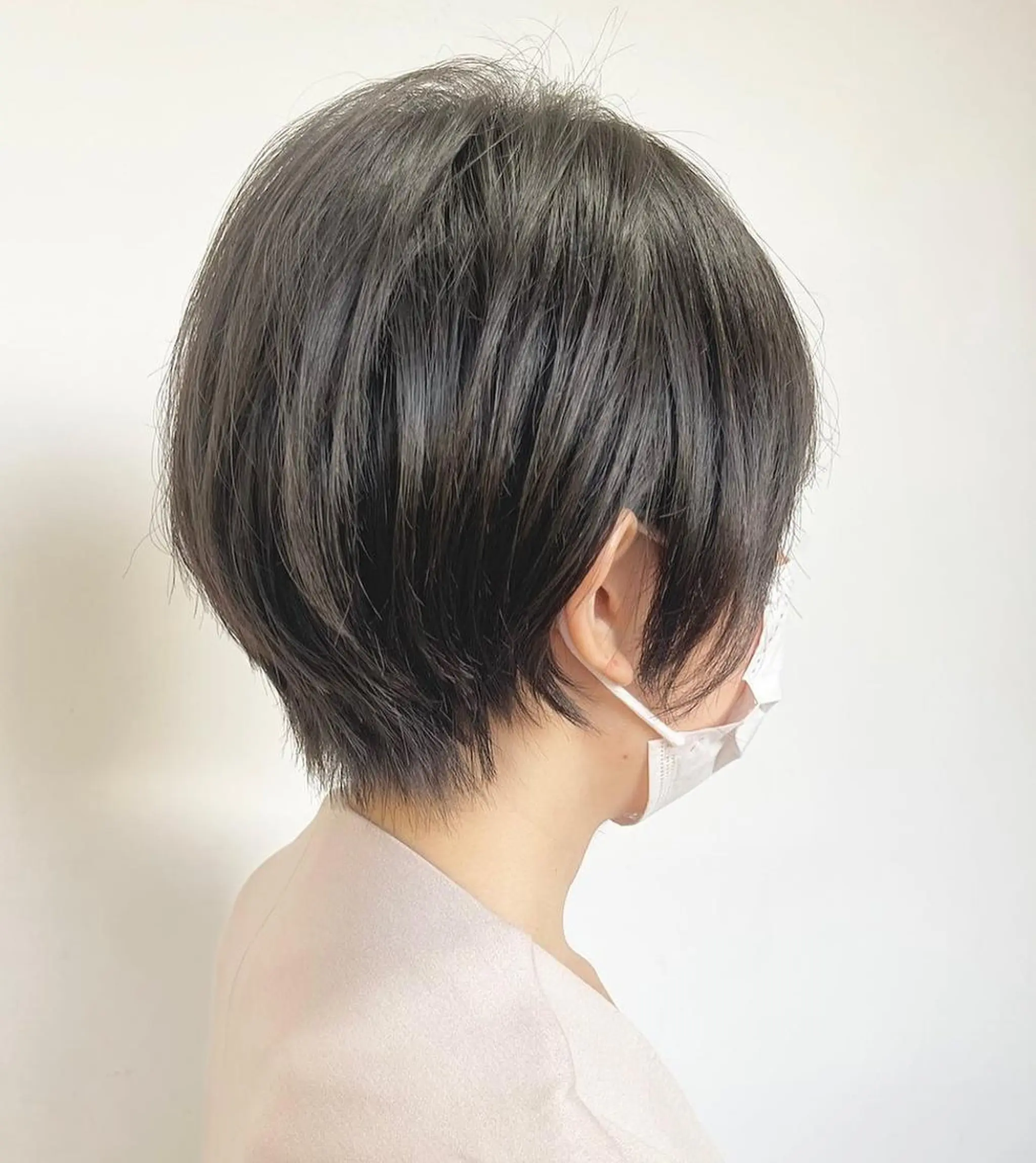 ショート カラー ショートボブ グレージュ ハイライトカラー ボブ くびれヘア favorite b Charmeのヘアスタイル