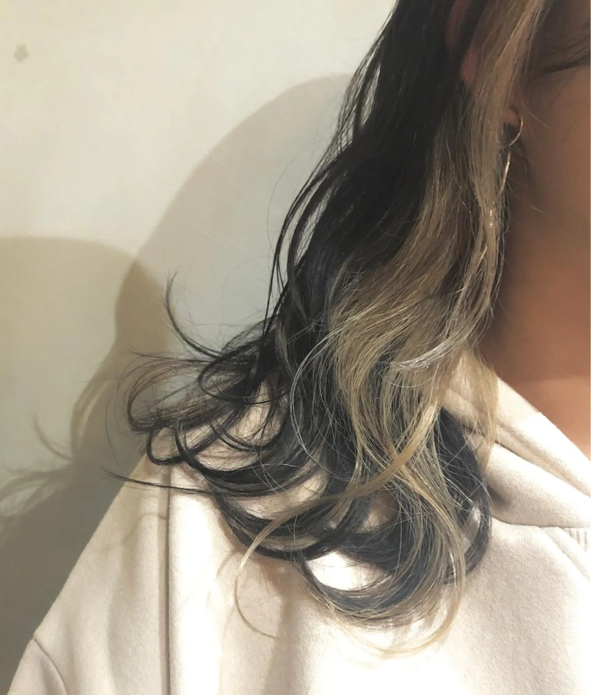ミディアム 小林 愛花のヘアスタイル