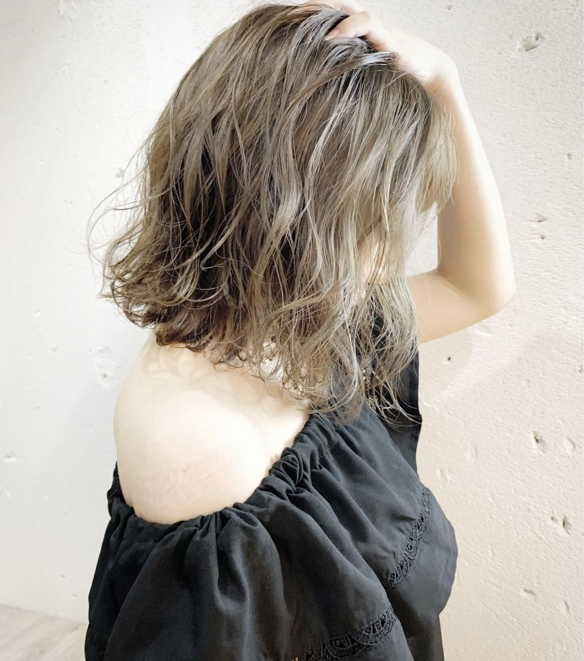 ミディアム カラー ヘアアレンジ カット ヘアカラー WATARU🔥／ 外国人風ハイライトのヘアスタイル