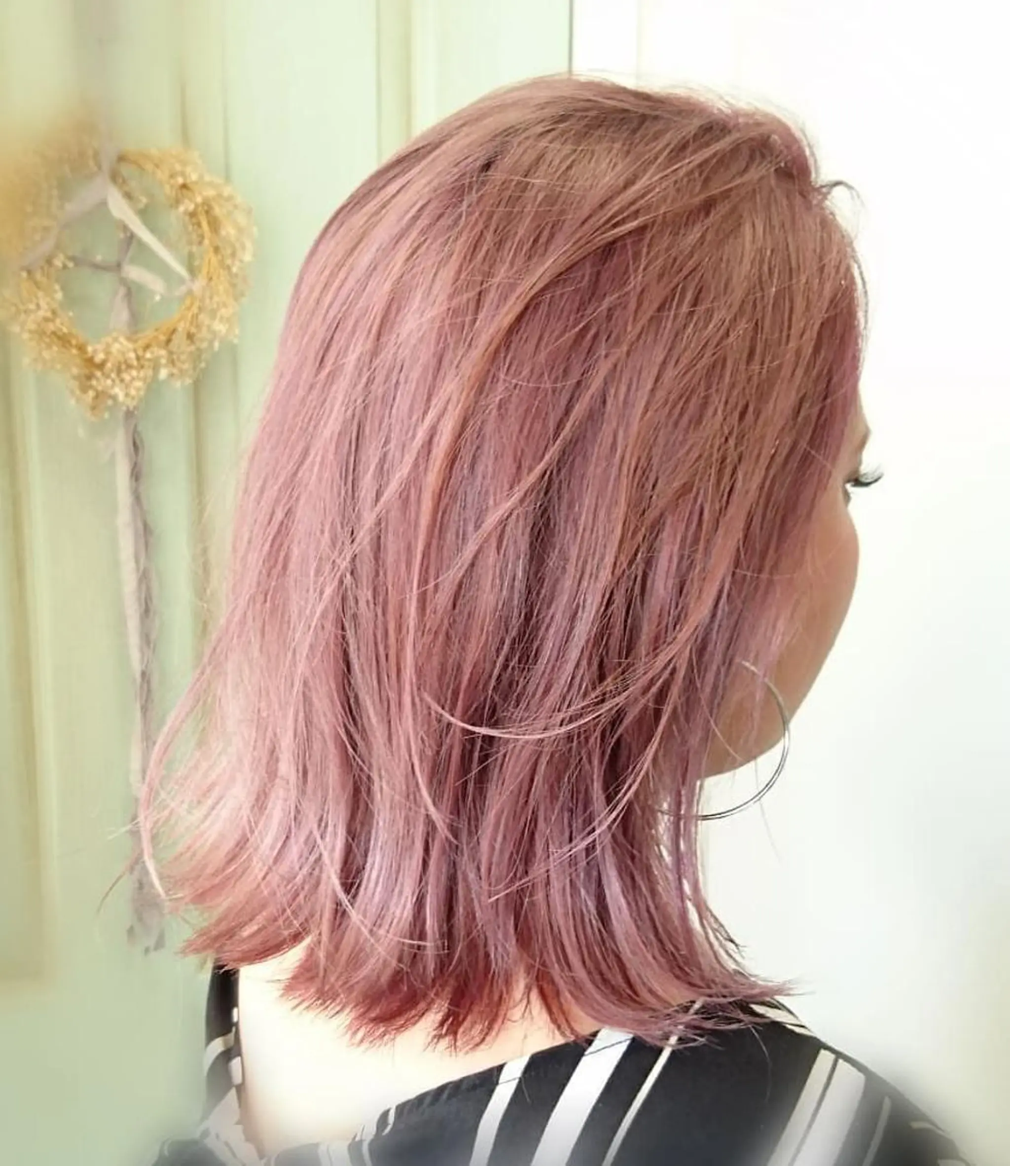 ミディアム カラー アッシュ ブリーチ ピンクカラー ピンクアッシュ salon m ni サロンマーニ所属・久保田 一のヘアスタイル