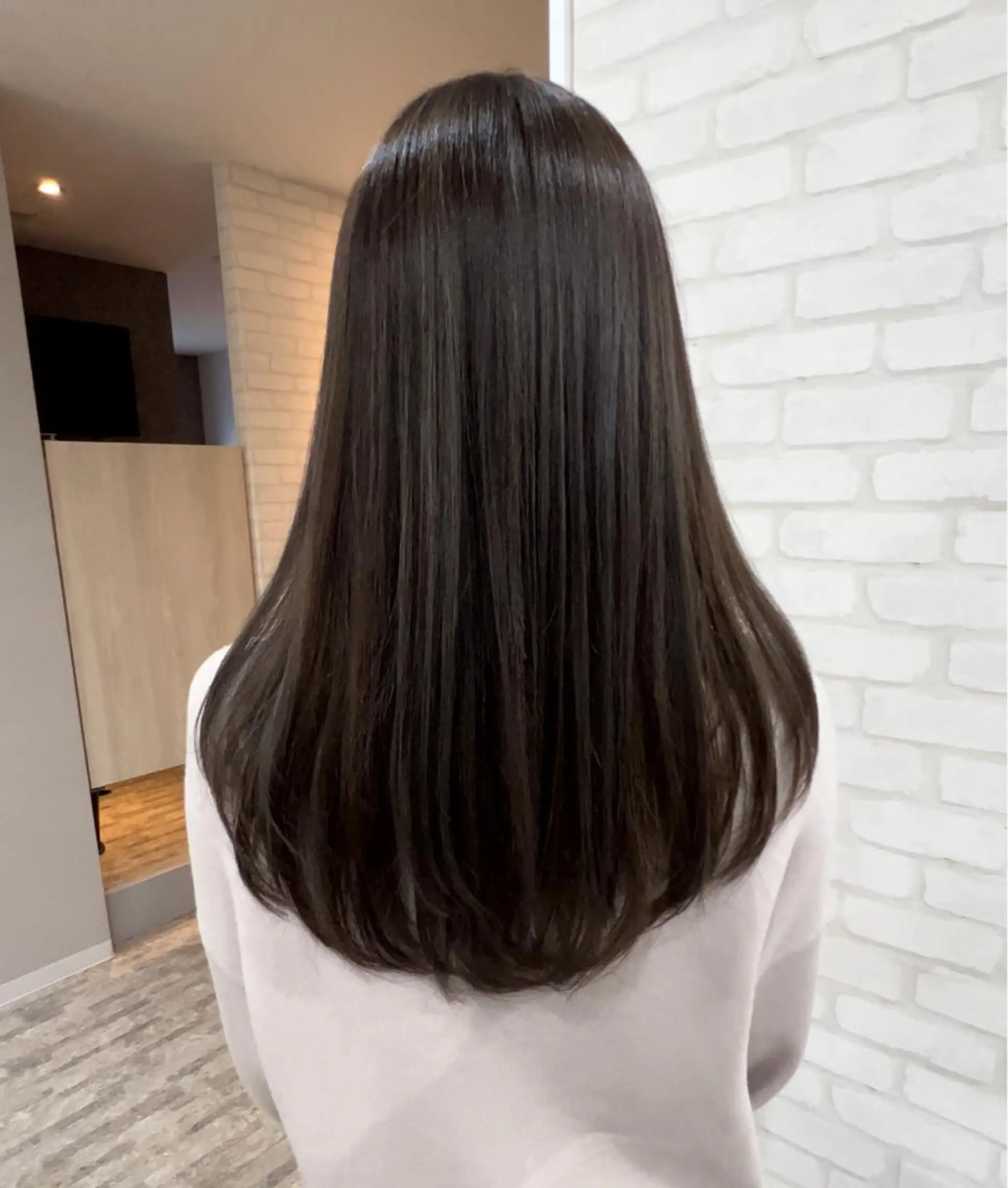 ロング カット ヘアカラー トリートメント 髪質改善 貸切サロンのヘアスタイル