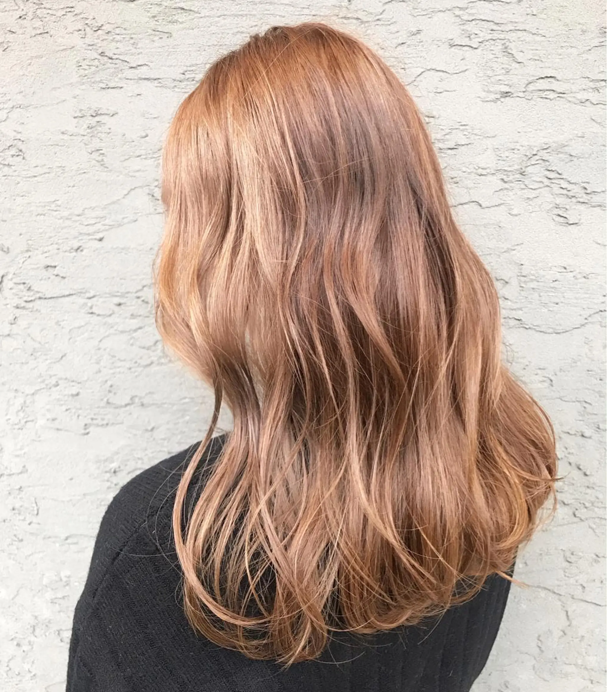 ミディアム カラー ベージュカラー ブリーチ 佐山 聖玲奈のヘアスタイル