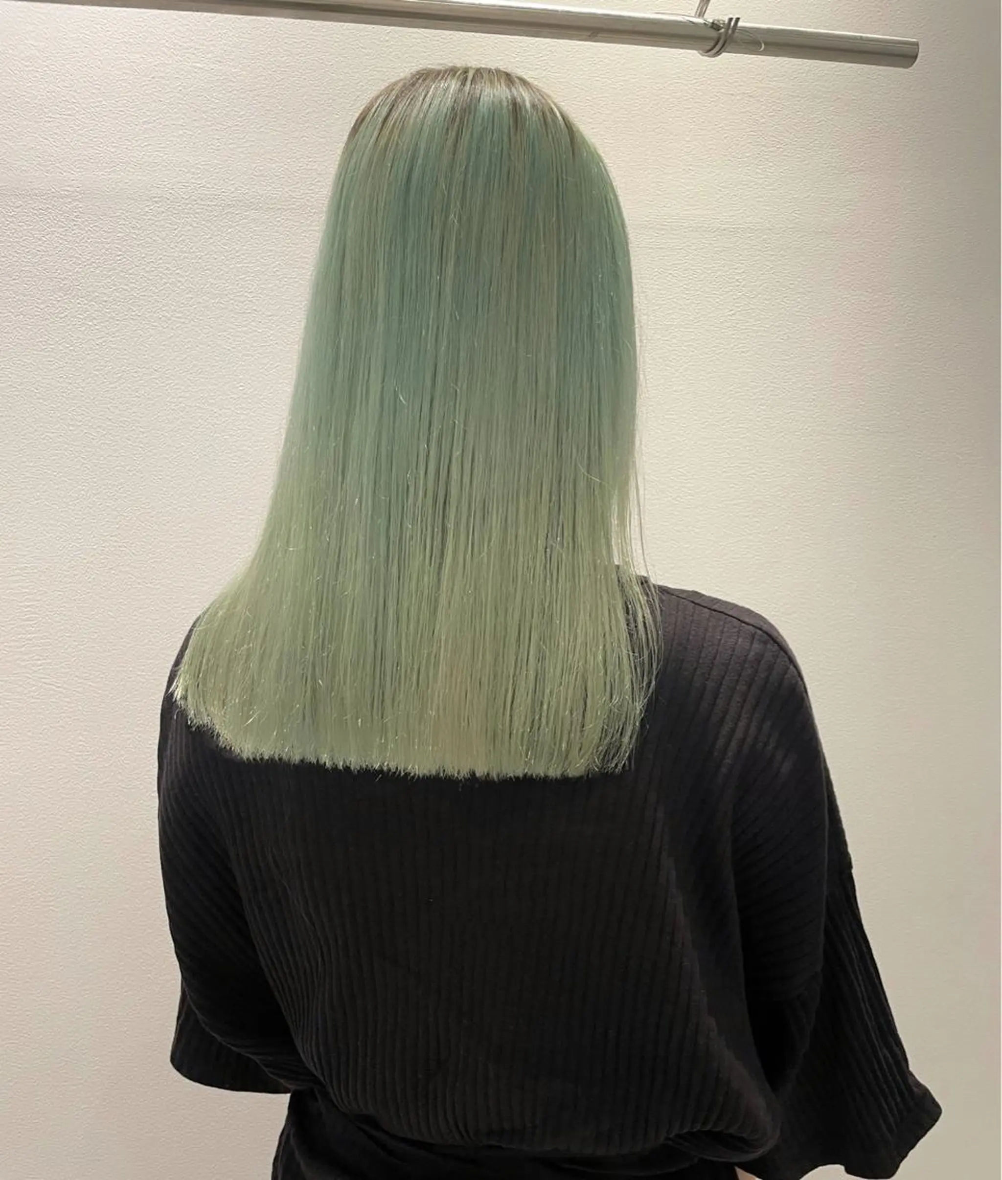 セミロング カラー ミント CiNEMA daikanyama所属・透明感カラー🫧 今泉健太のヘアスタイル