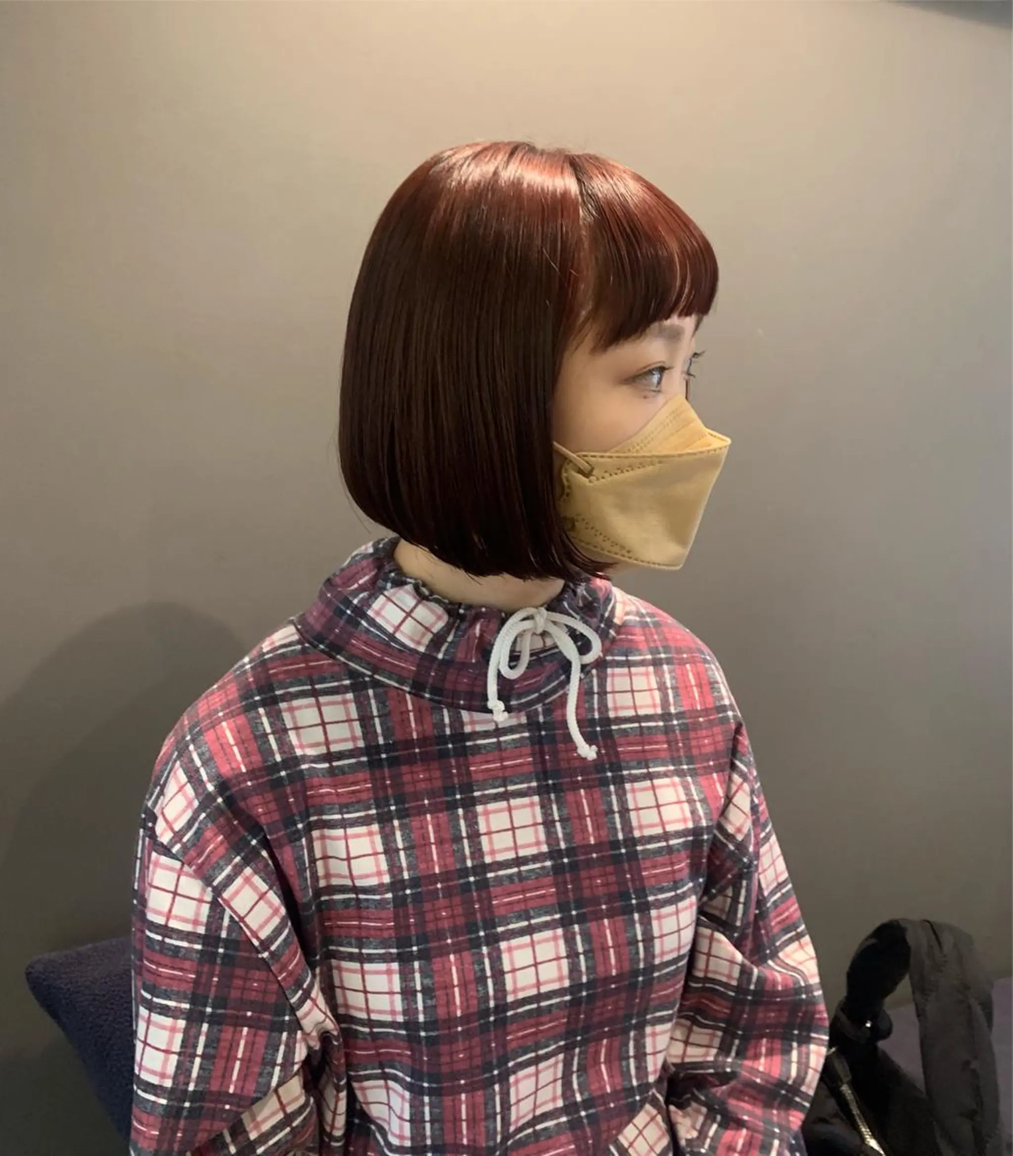 ミディアム カラー NERO 眞下秋歩のヘアスタイル