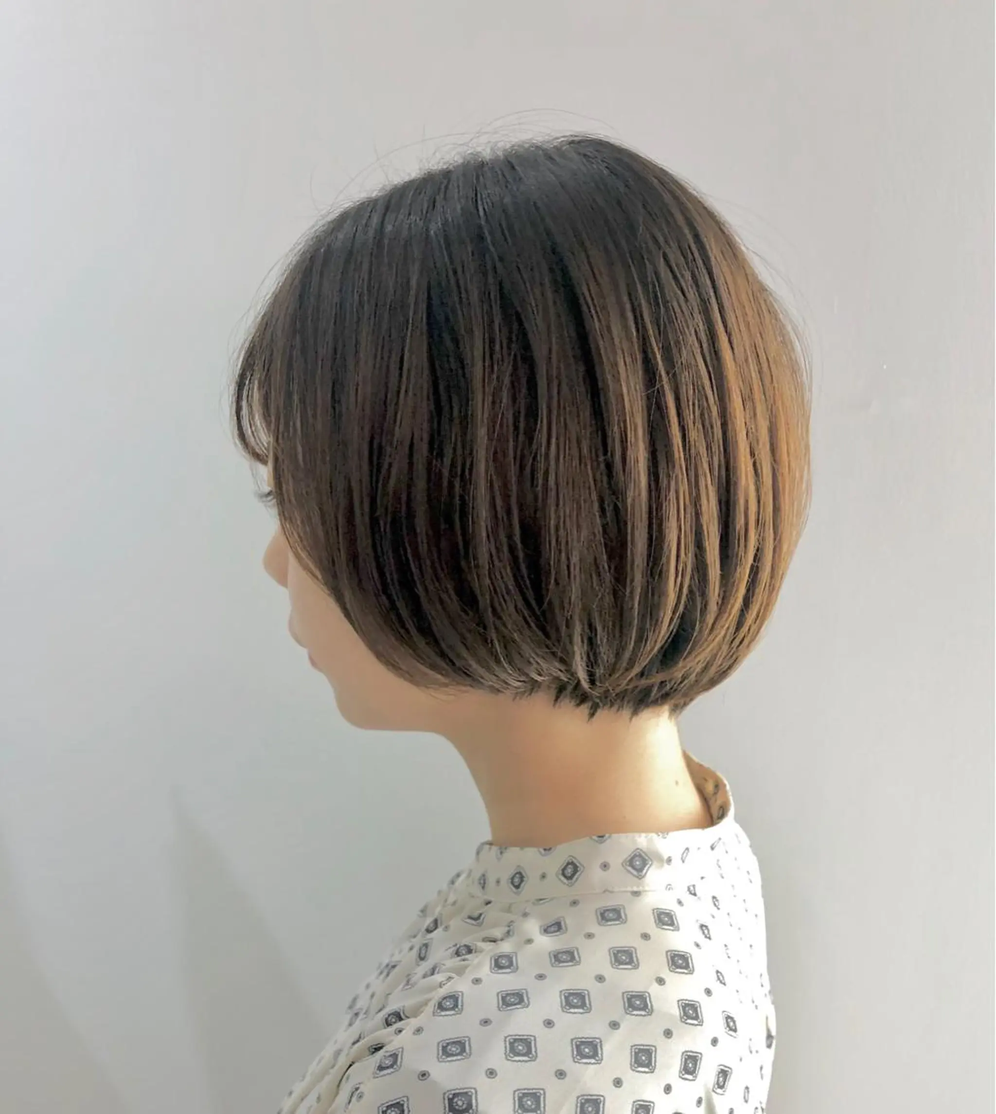 ショート アッシュ ボブ ヘアカラー トリートメント ☕️ベージュカラー 内藤光哉☕️のヘアスタイル