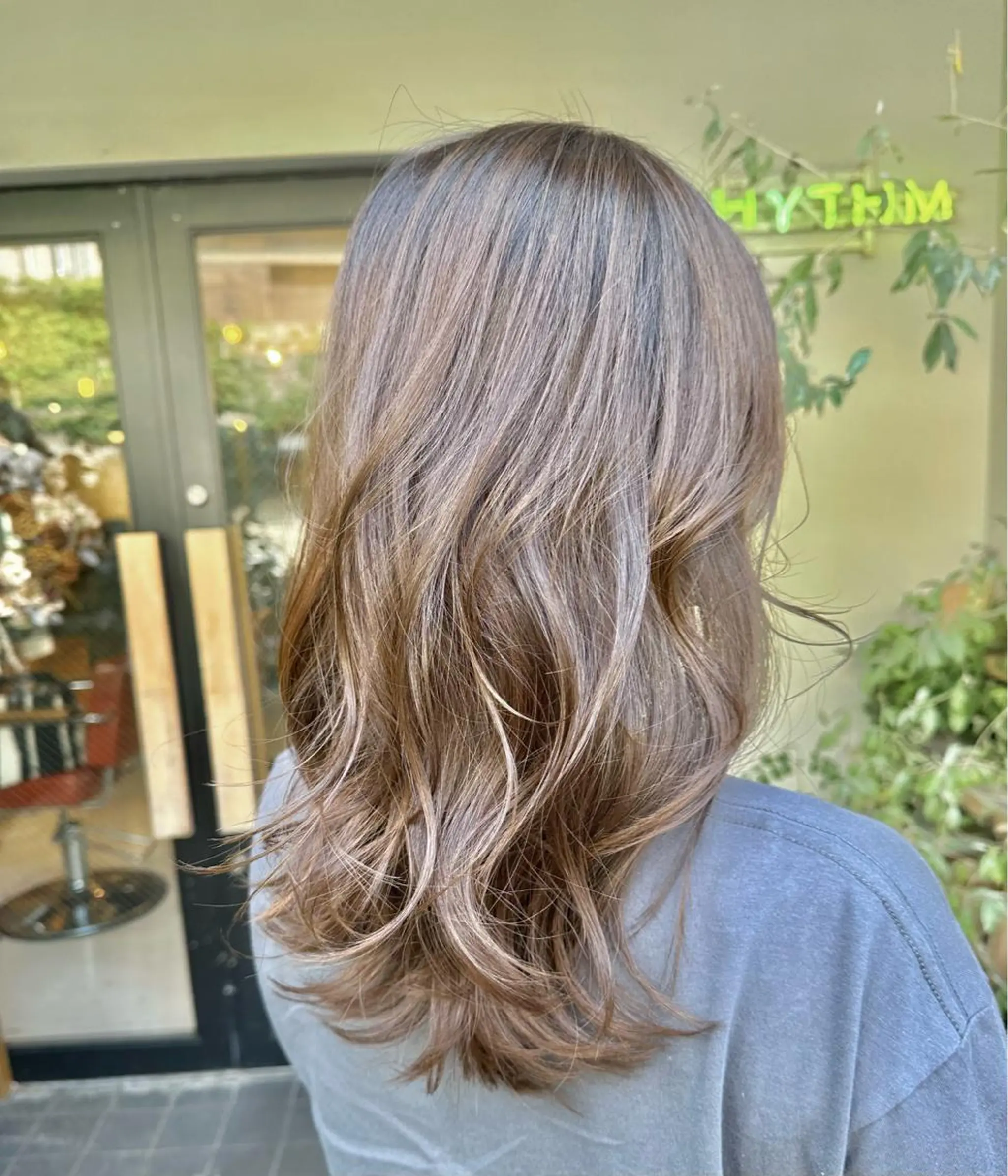 セミロング カラー バレイヤージュ ブリーチ ケアブリーチ ハイライトカラー ハイトーンカラー ✂︎岡根 京花✂︎のヘアスタイル