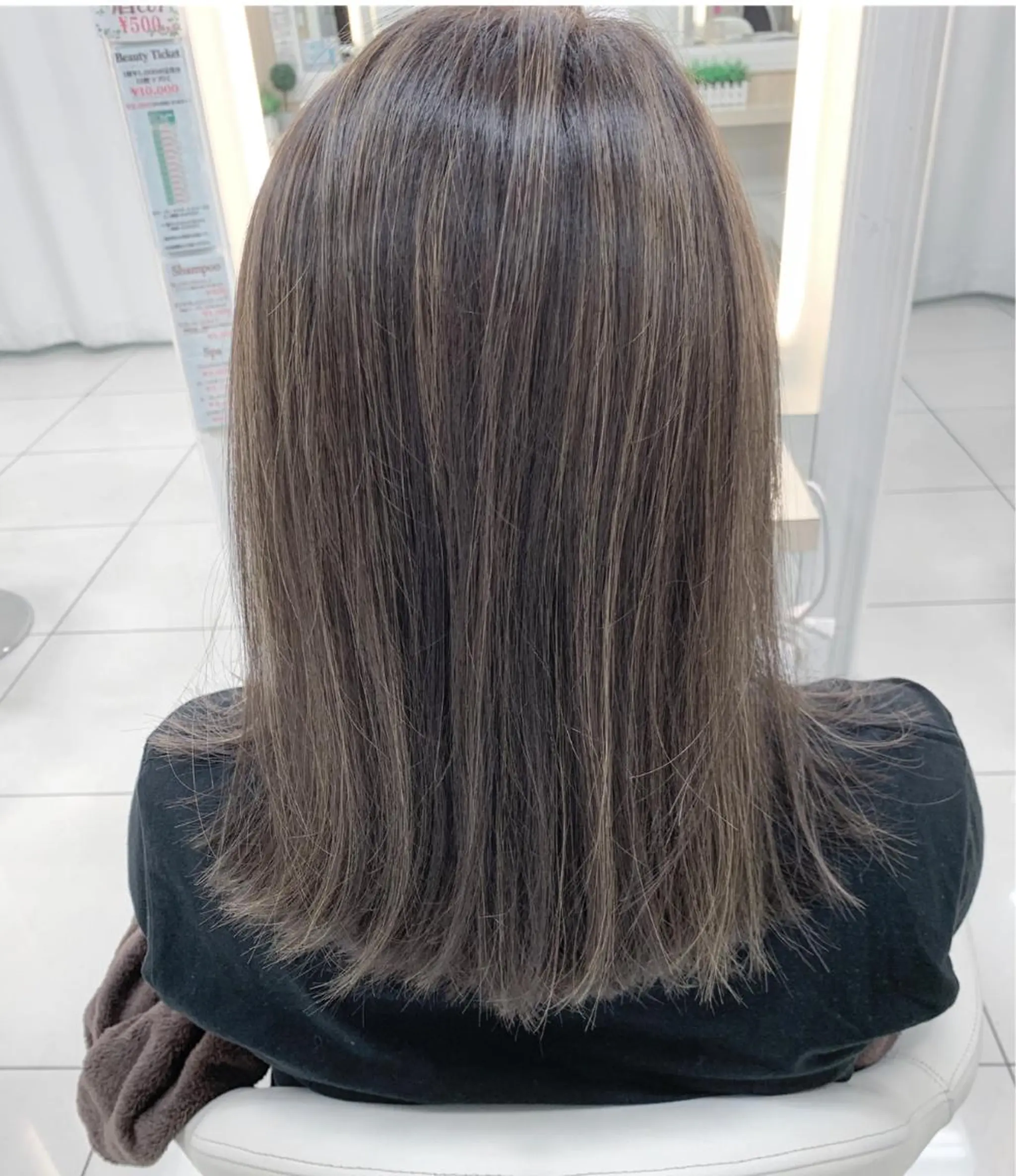 ミディアム カラー 大澤 碧のヘアスタイル