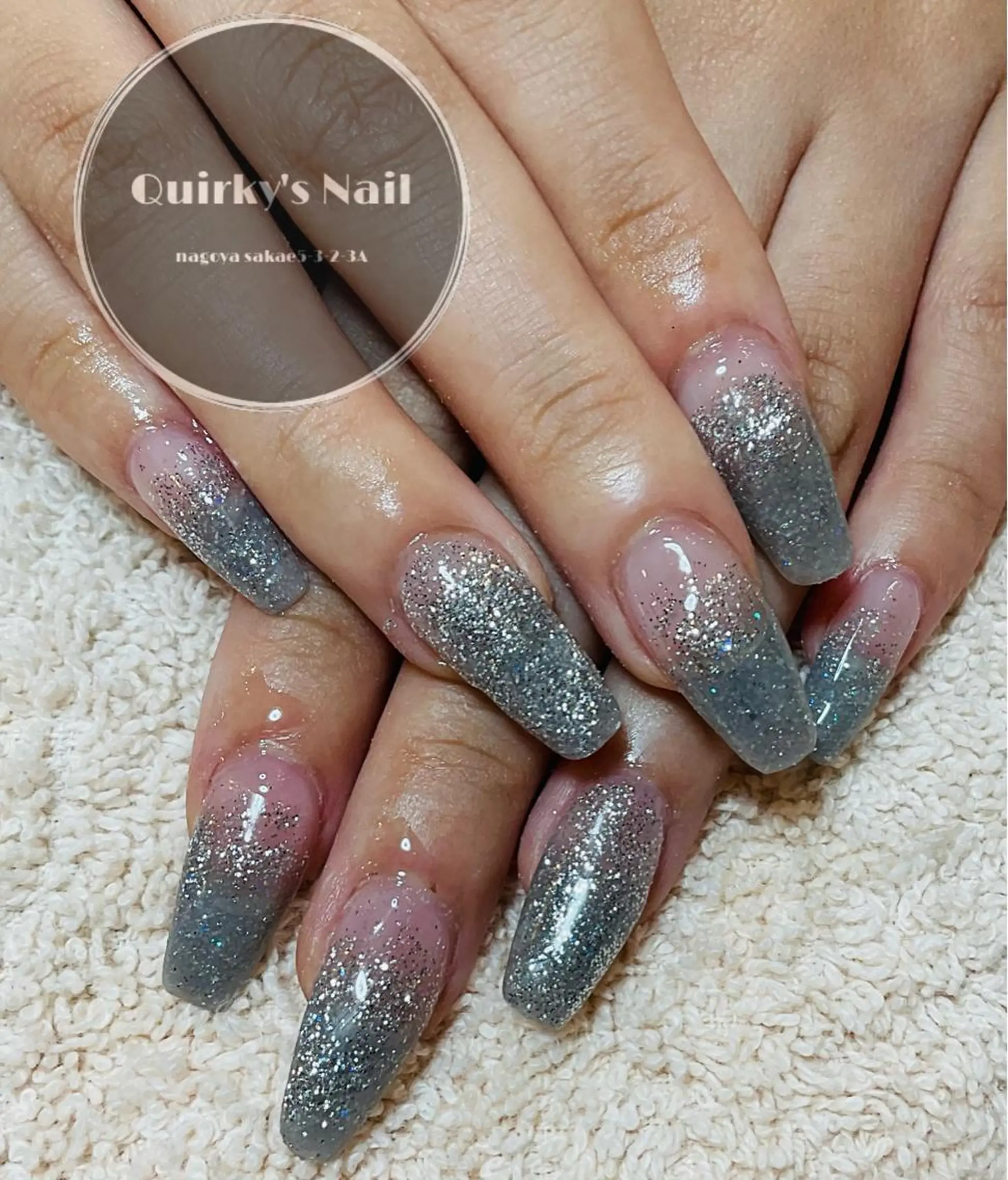 ネイル グラデーション ラメ(グリッター) ラメグラデーション シルバー Quirky's Nail【栄店】のネイルデザイン