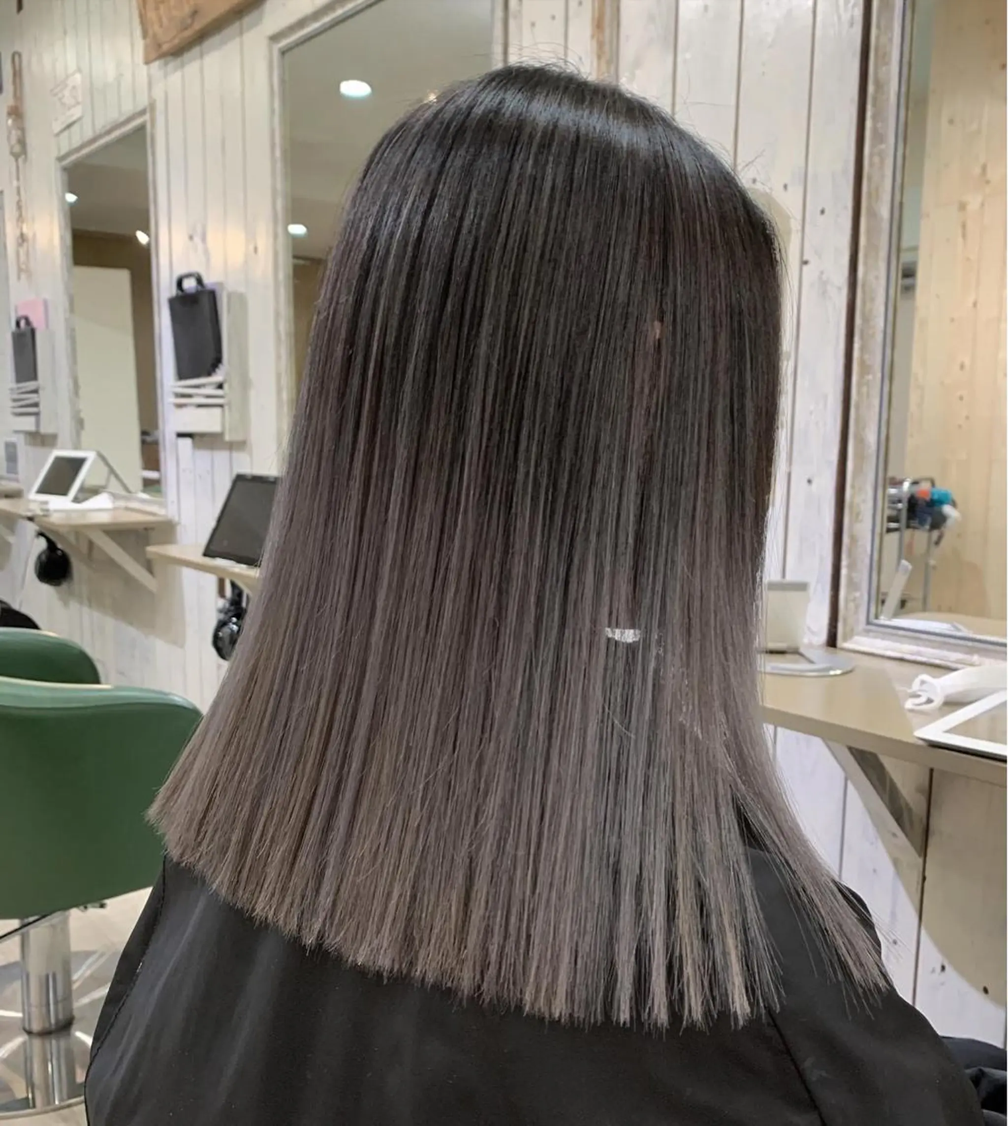 ミディアム カット ヘアカラー 高山 滉太のヘアスタイル
