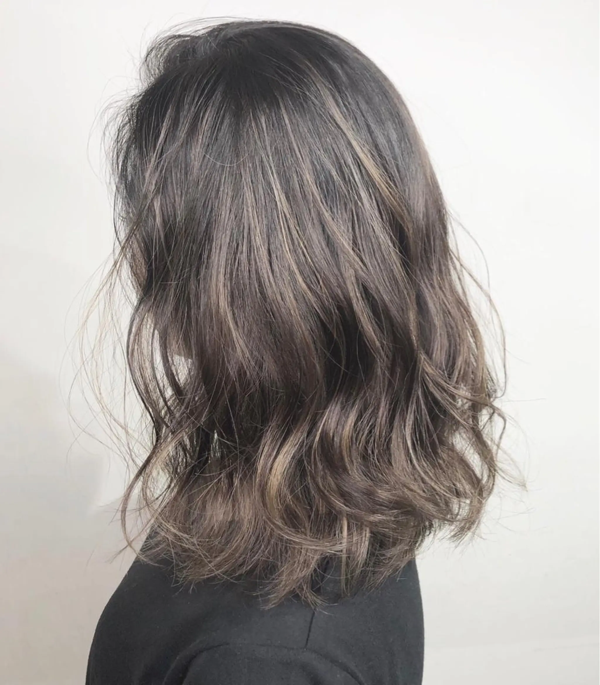 ミディアム カラー _WHITE+ 南海難波店のヘアスタイル