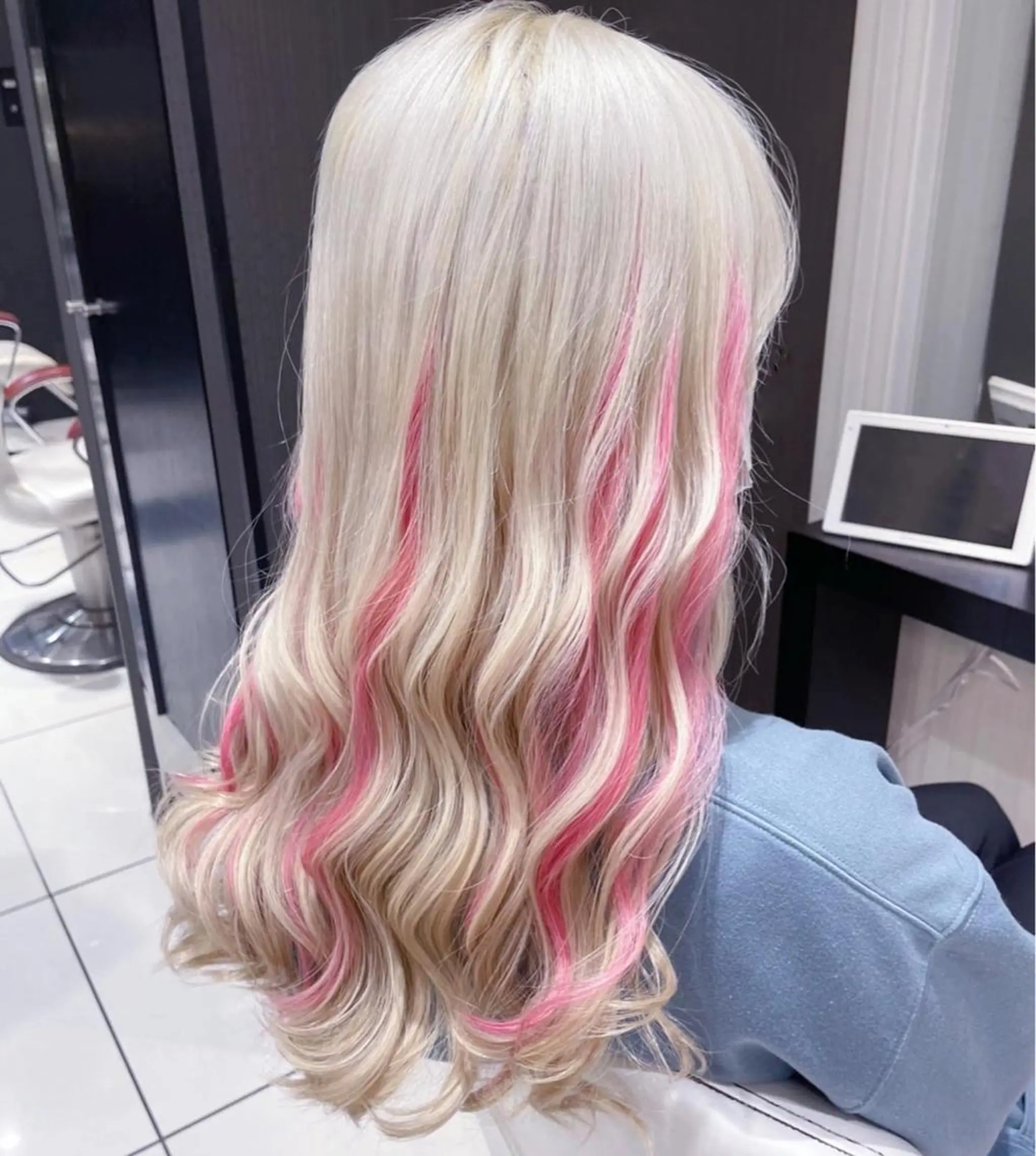 ロング カラー ヘアアレンジ ハイライトカラー ハイトーンカラー ピンクカラー エクステ ハイライト ヘアカラー .*･ﾟカラーリスト .ﾟ･*.みおのヘアスタイル