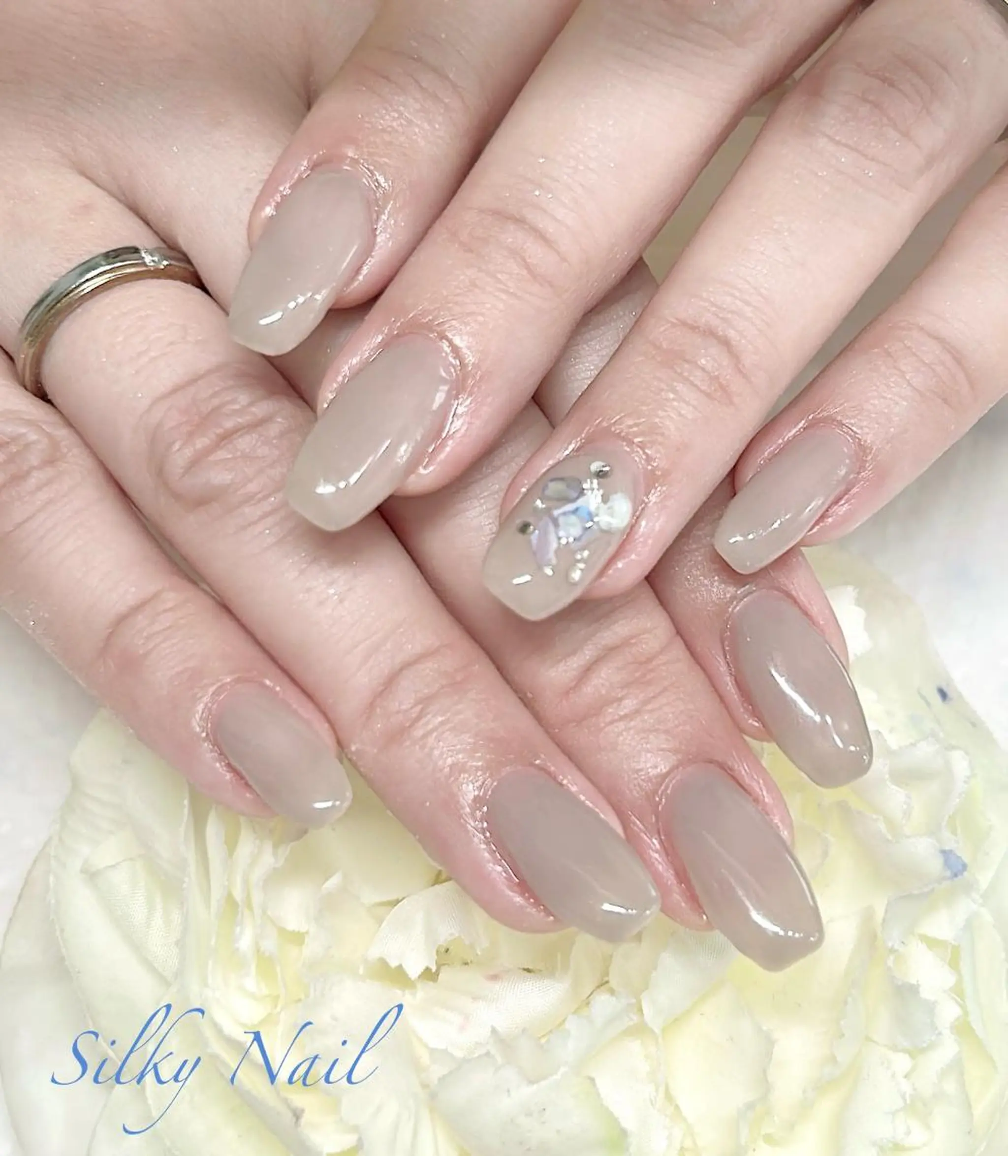 ネイル Silky_nail Sの眉毛・アイブロウイメージ