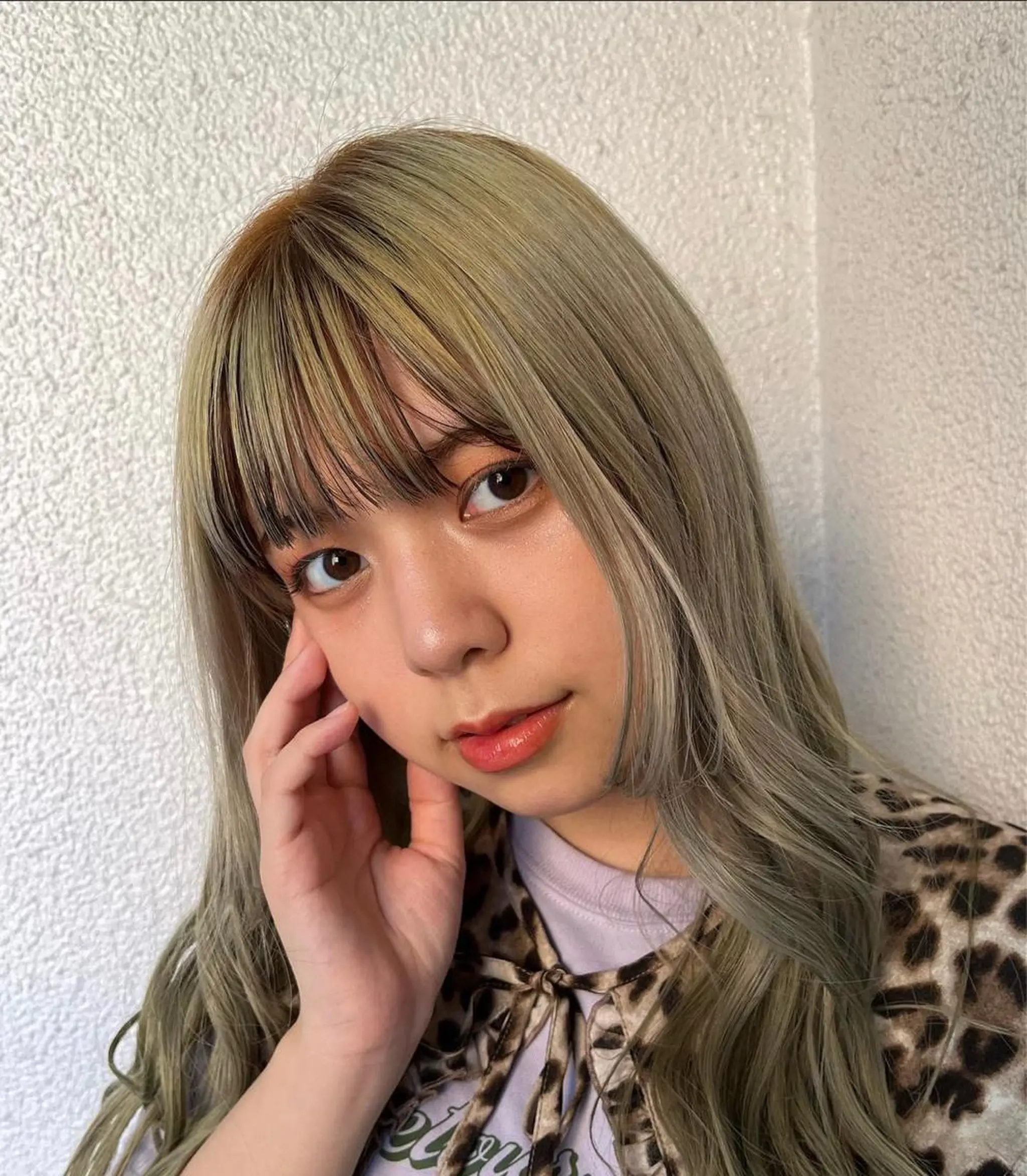 ロング カラー 渡 汐音のヘアスタイル