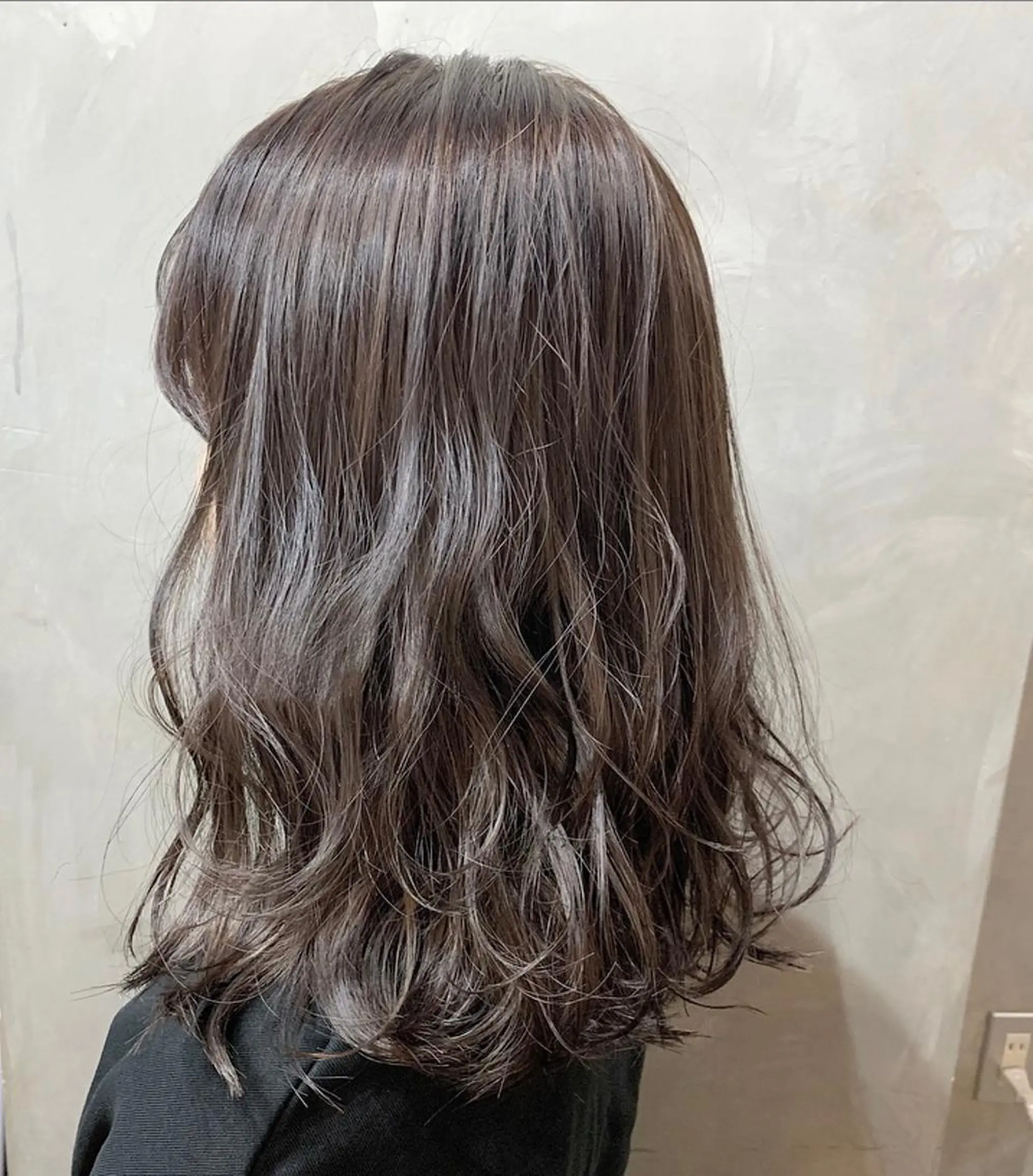 ミディアム カラー グレージュ ハイライトカラー ハイライト ヘアカラー friity所属・🕊️ HONOKAのヘアスタイル