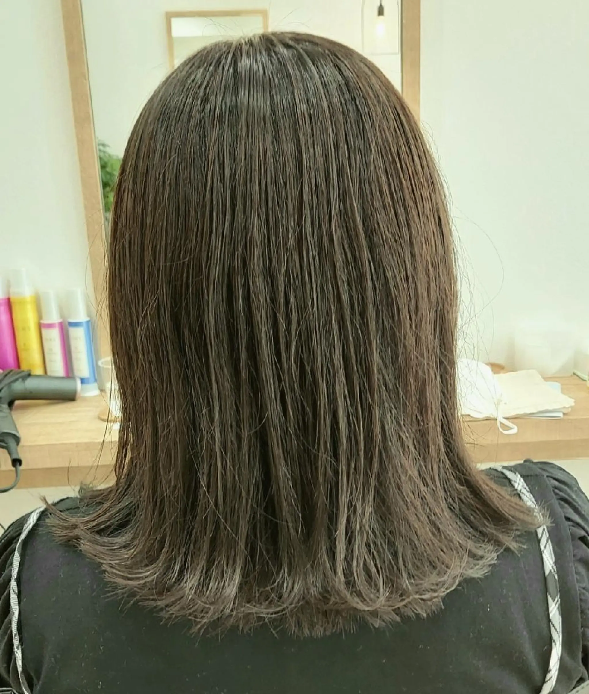 ミディアム アッシュ アッシュグレー entality所属・大橋 弘一のヘアスタイル